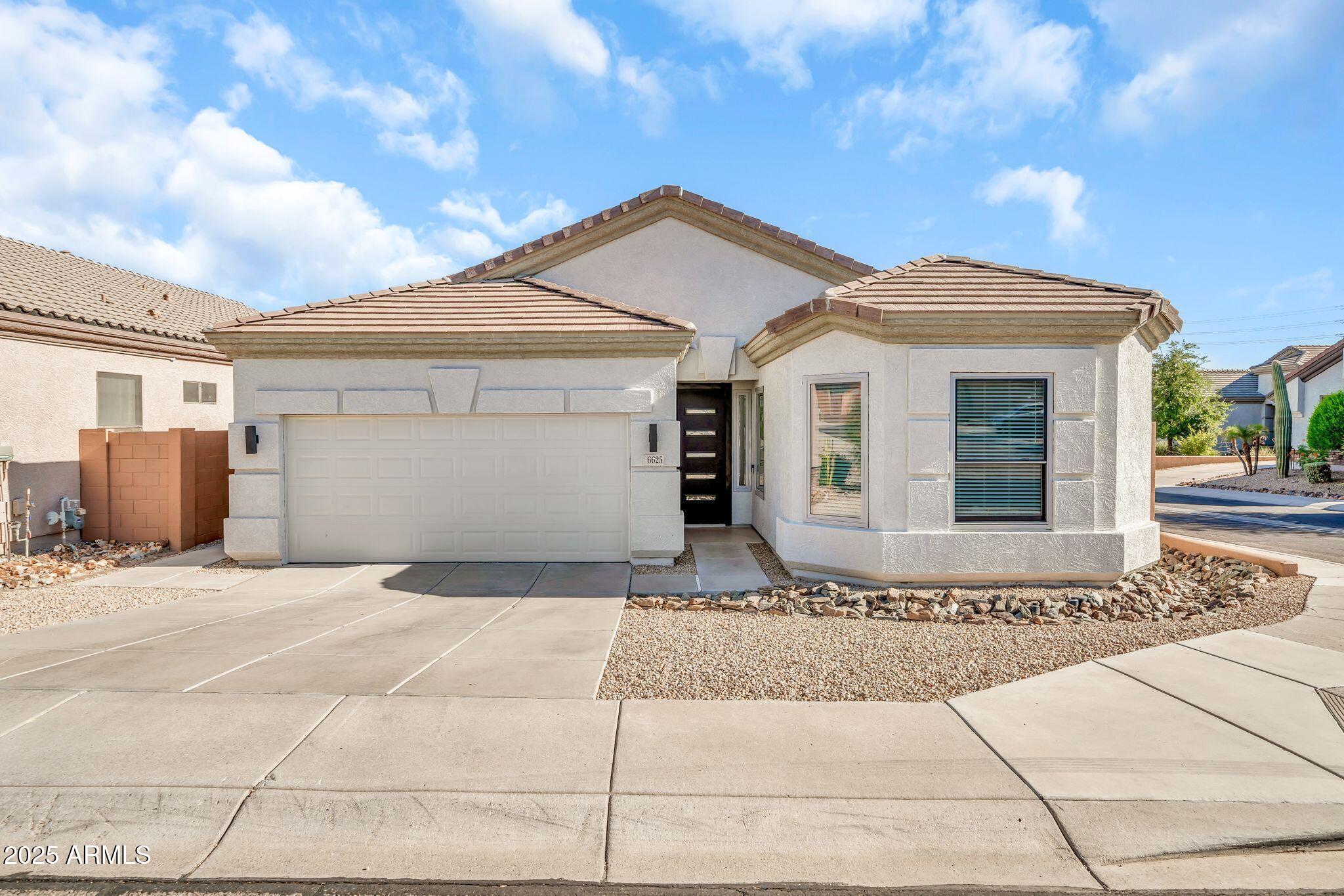 6625 W Cavedale Drive