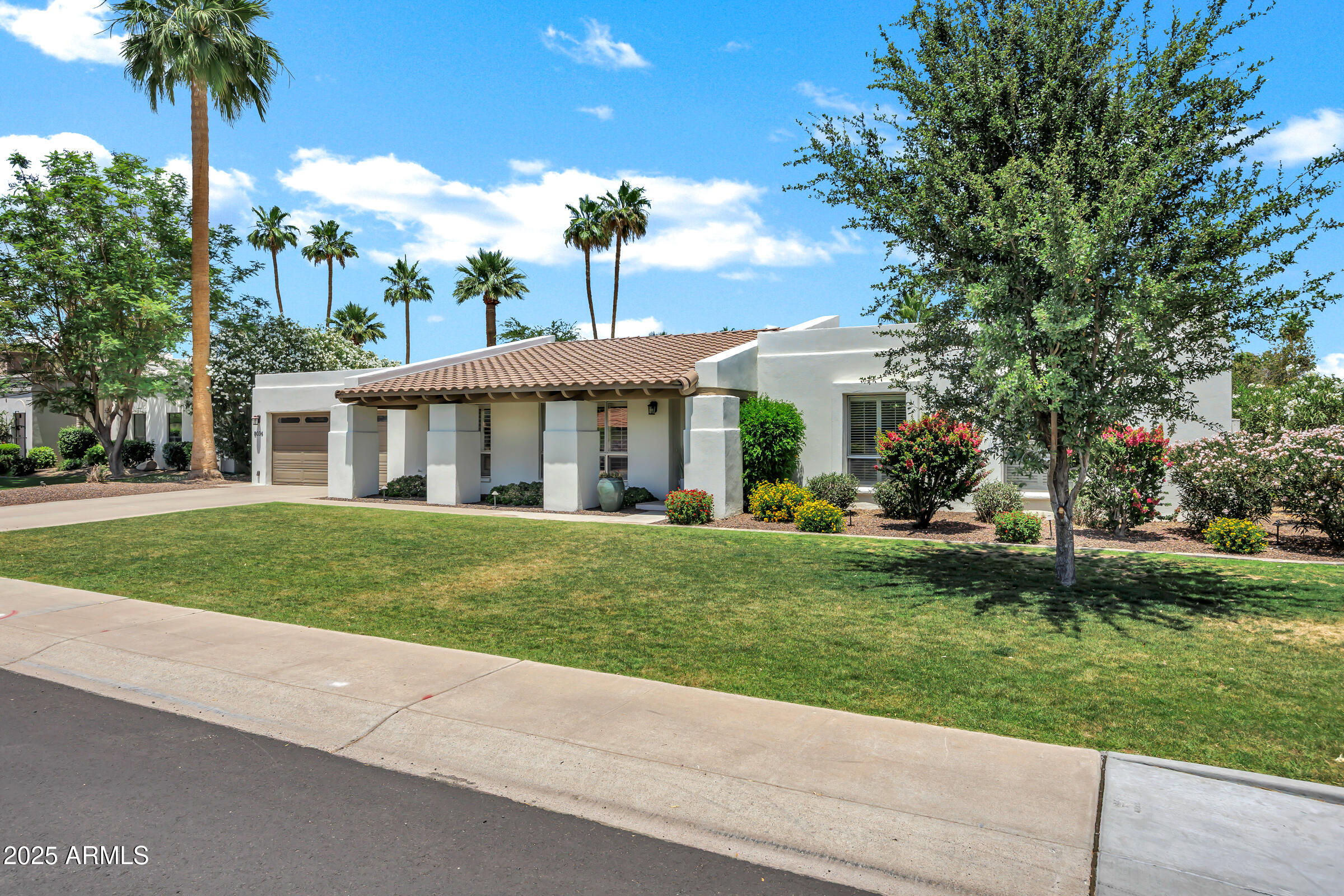 8034 E DEL CAVERNA Drive
