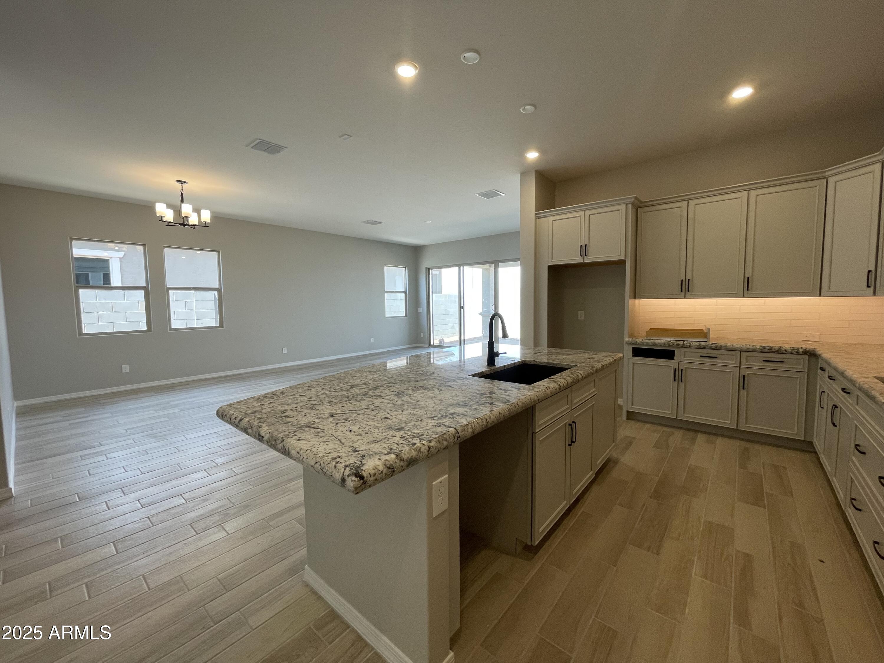 15776 W MARIPOSA GRANDE --
