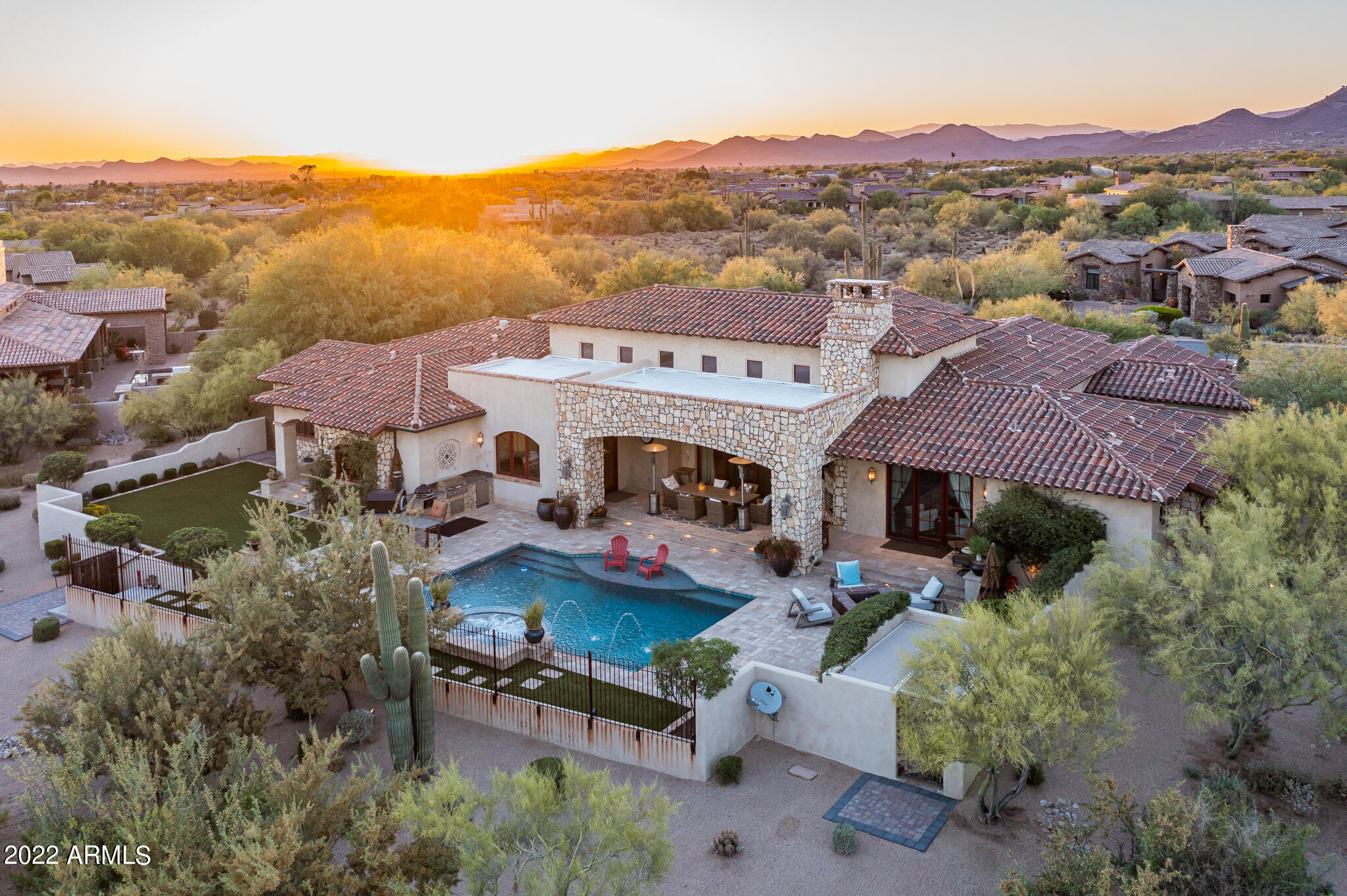 WHISPER ROCK - Residential