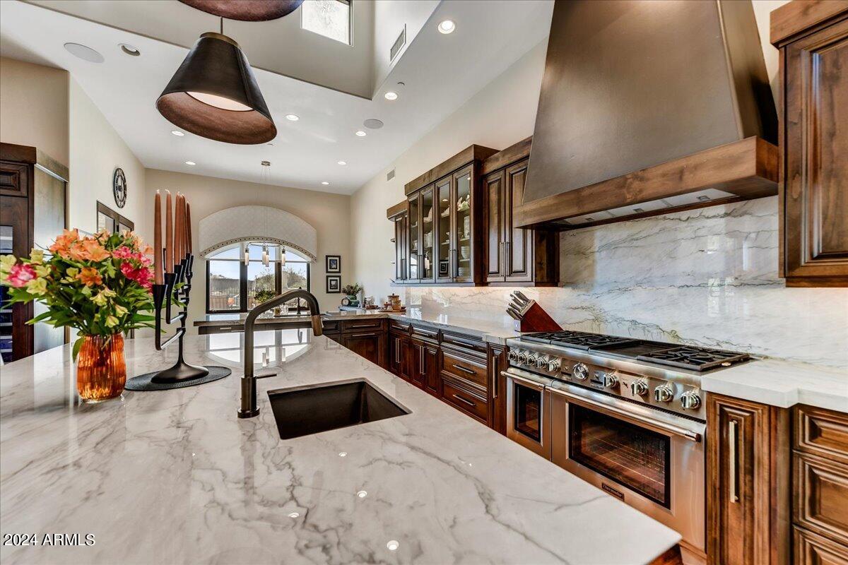 WHISPER ROCK - Residential
