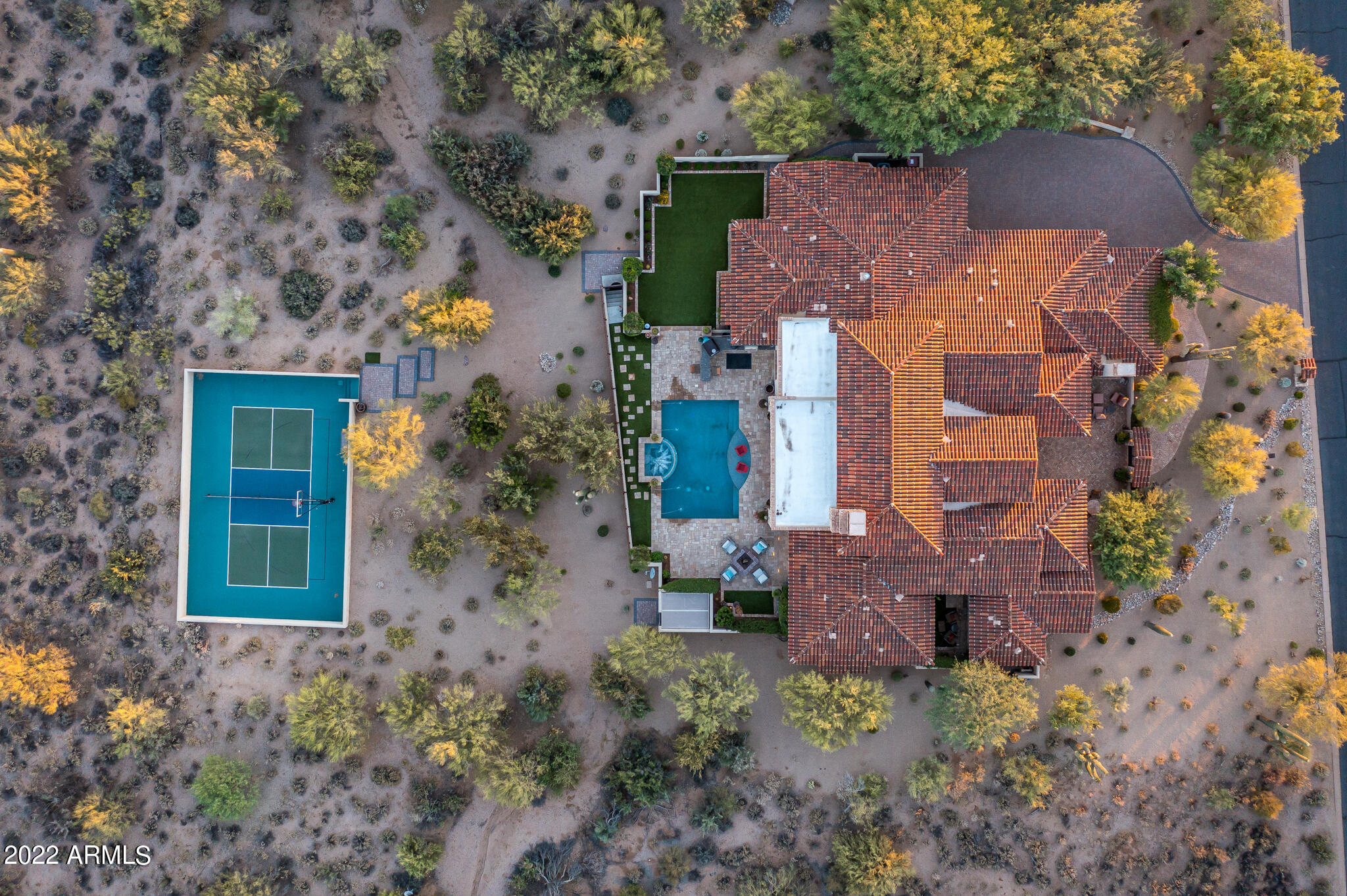 WHISPER ROCK - Residential