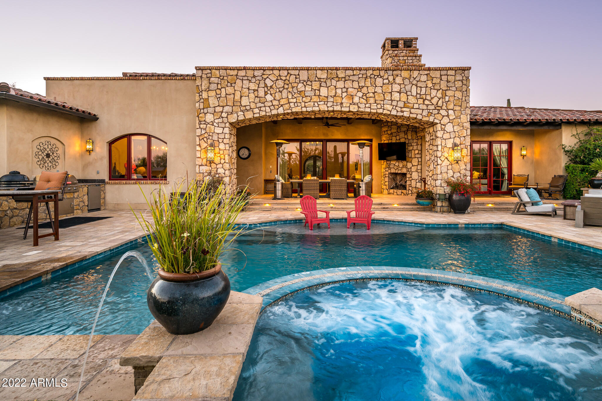 WHISPER ROCK - Residential