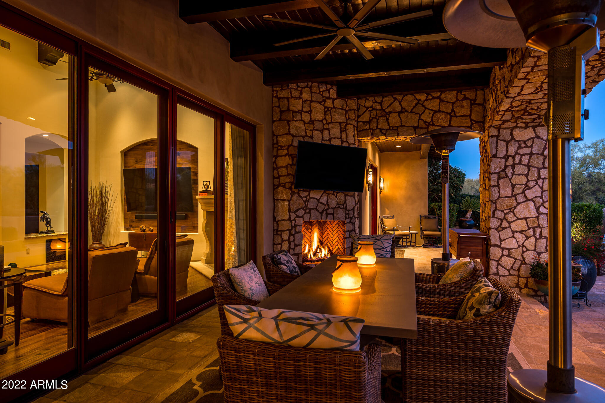 WHISPER ROCK - Residential
