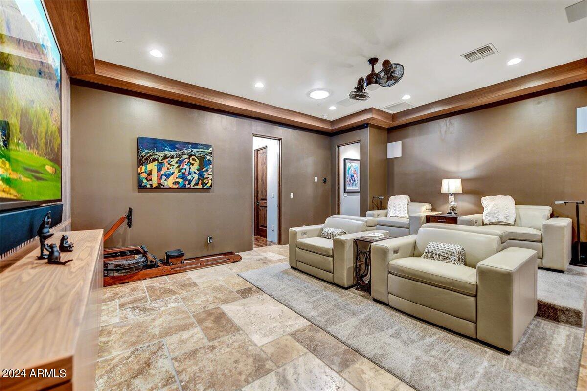 WHISPER ROCK - Residential