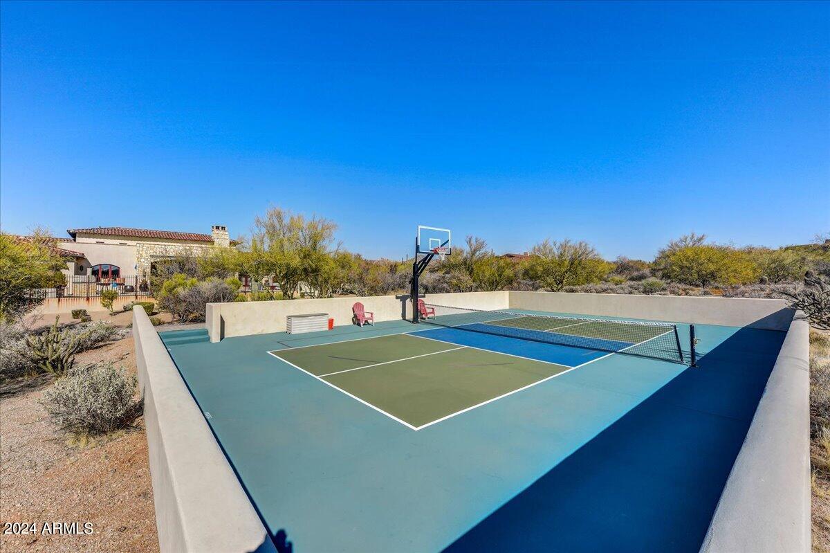 WHISPER ROCK - Residential