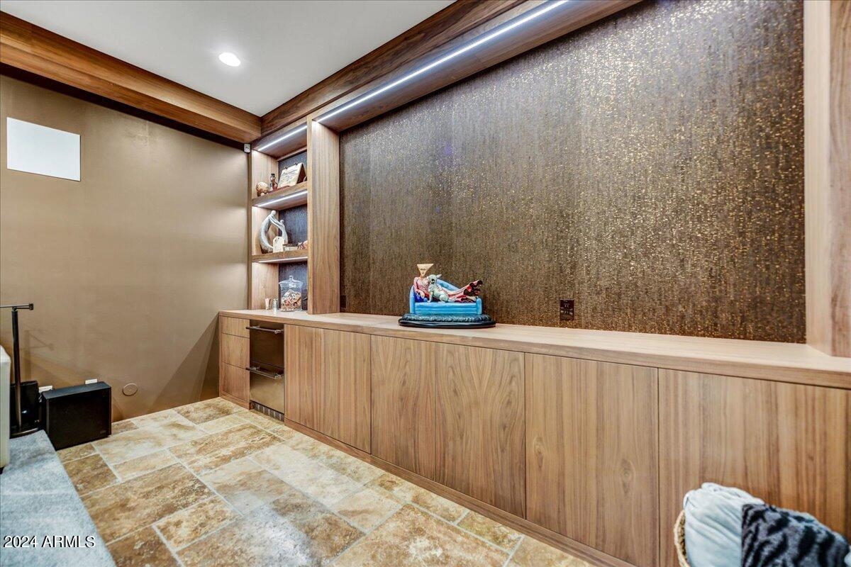 WHISPER ROCK - Residential