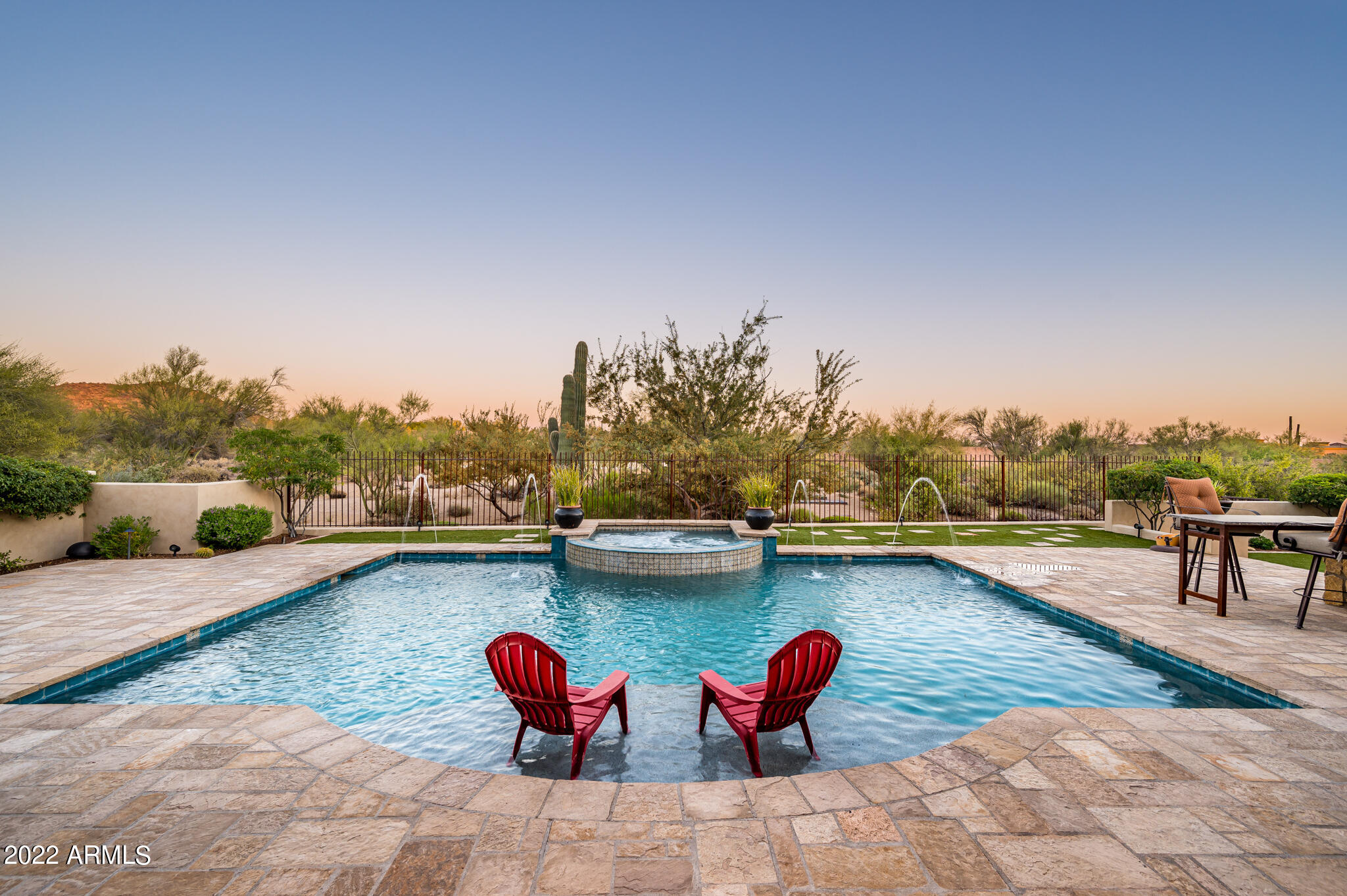 WHISPER ROCK - Residential