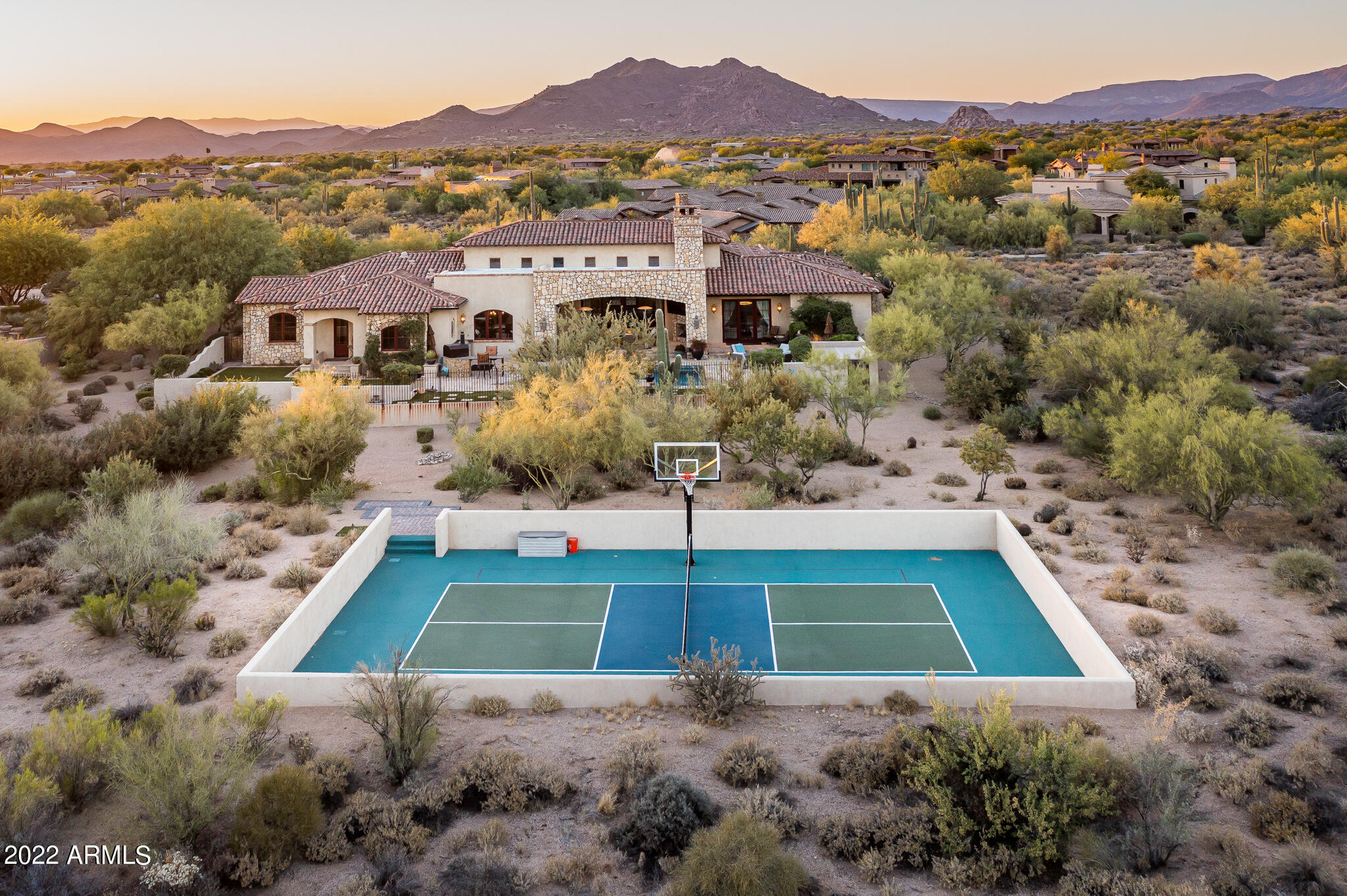 WHISPER ROCK - Residential