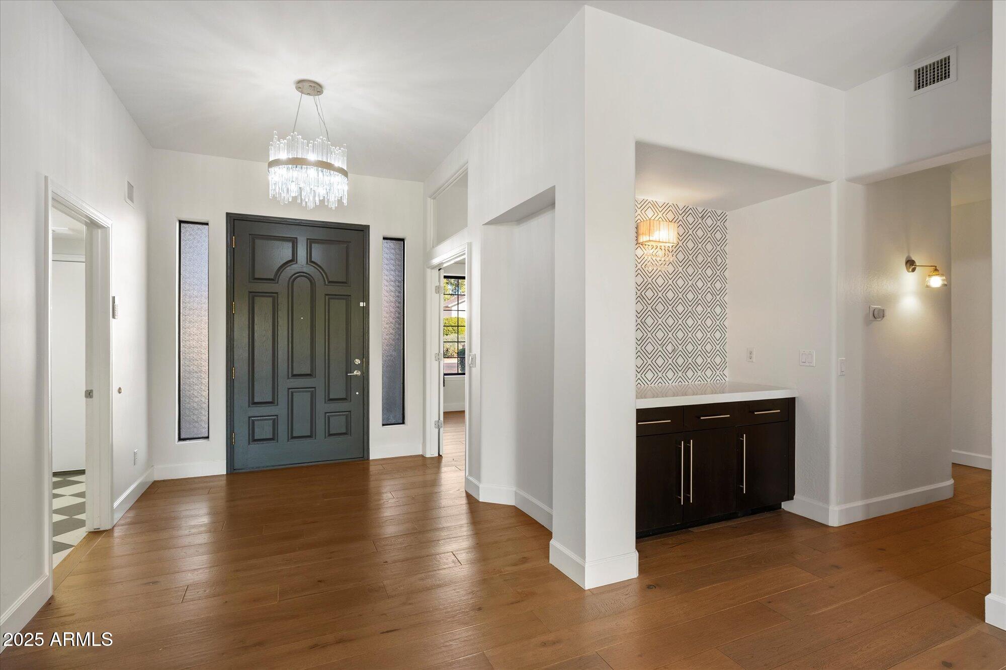 11 W SAN JUAN Avenue