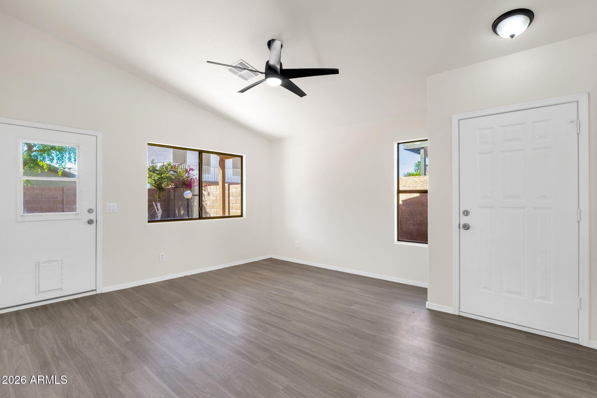 12901 W WINDSOR Avenue