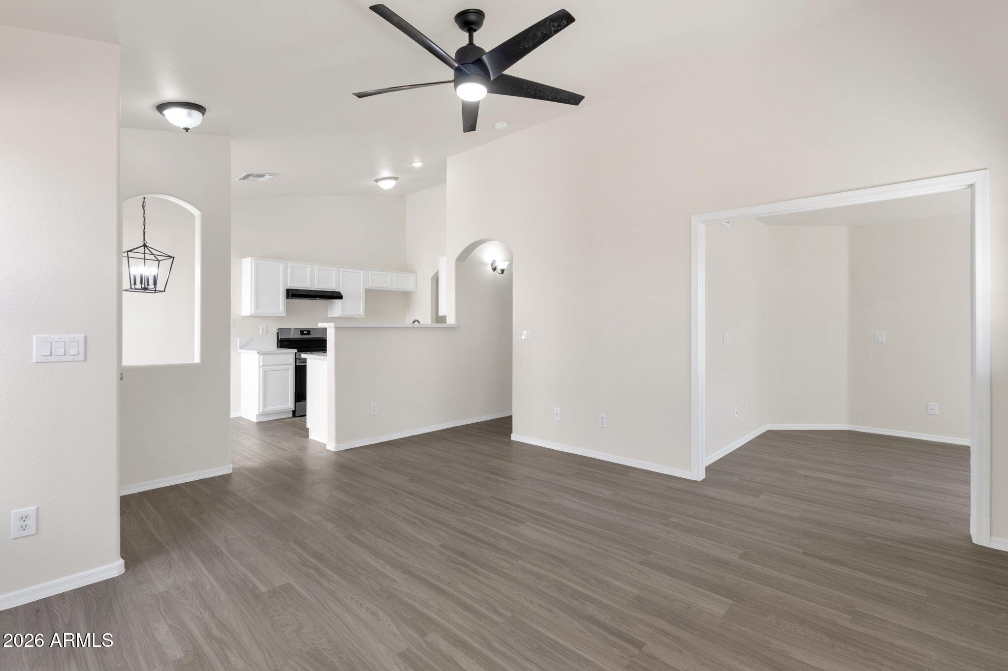 12901 W WINDSOR Avenue