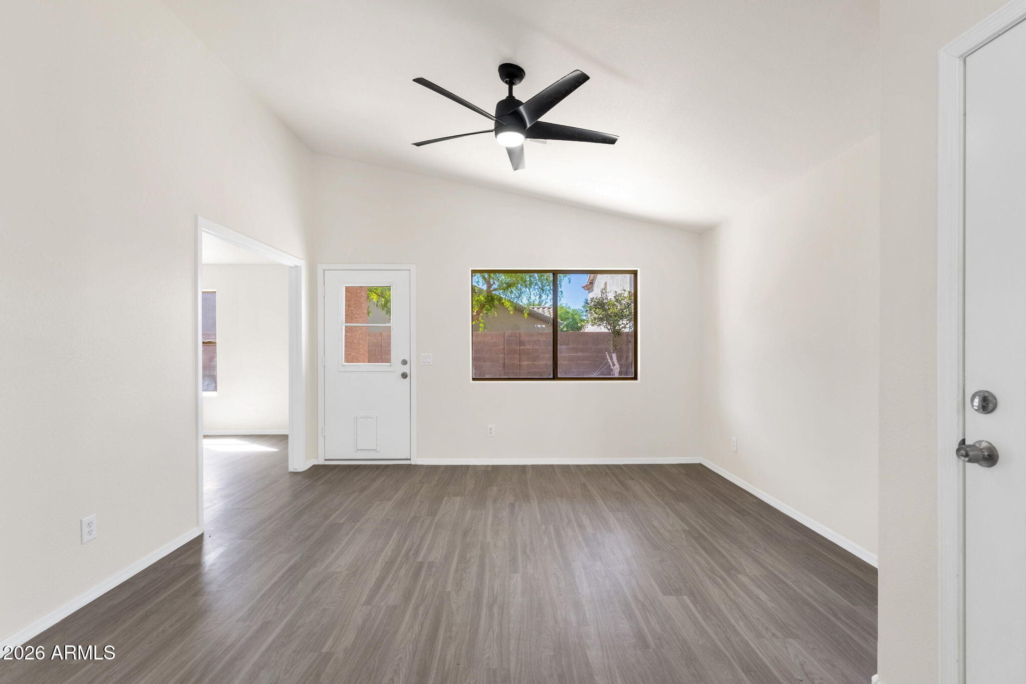 12901 W WINDSOR Avenue