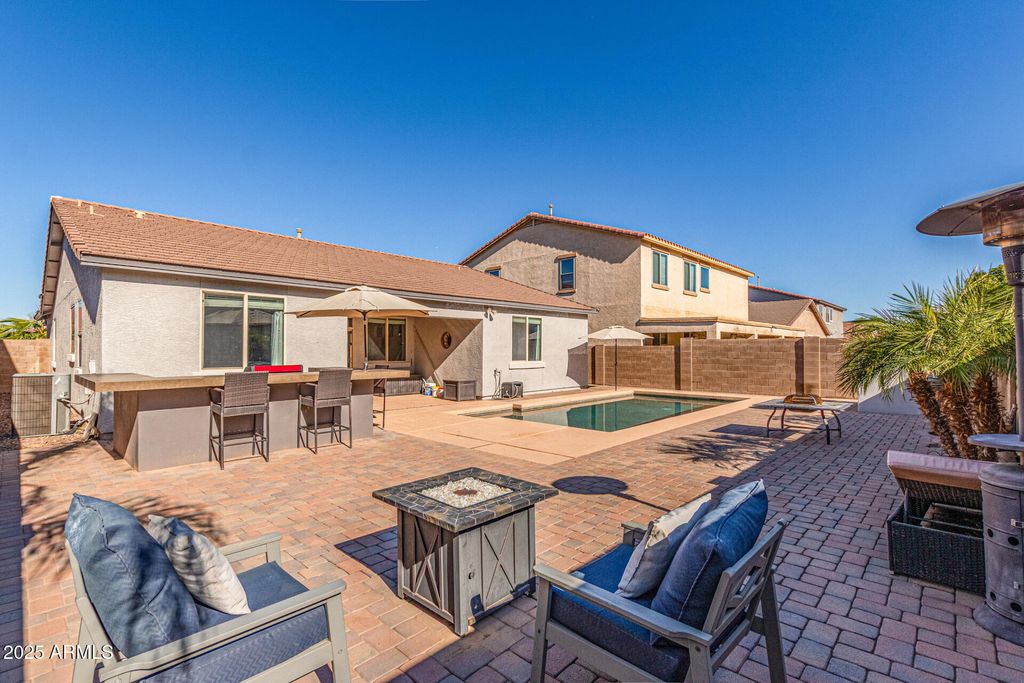 Photo of 613 E Navajo Trail, San Tan Valley, AZ 85143 (MLS # 6954340)