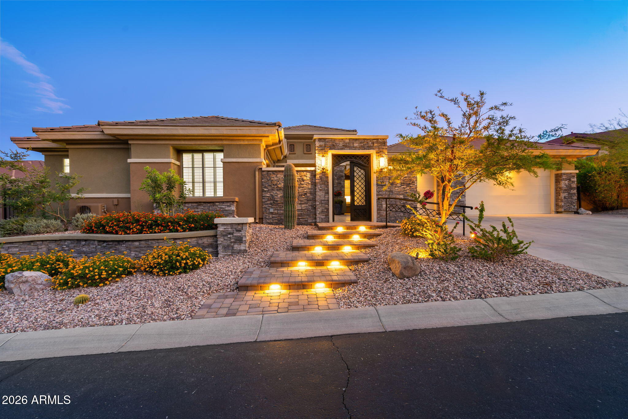 42139 N MOUNTAIN COVE Drive