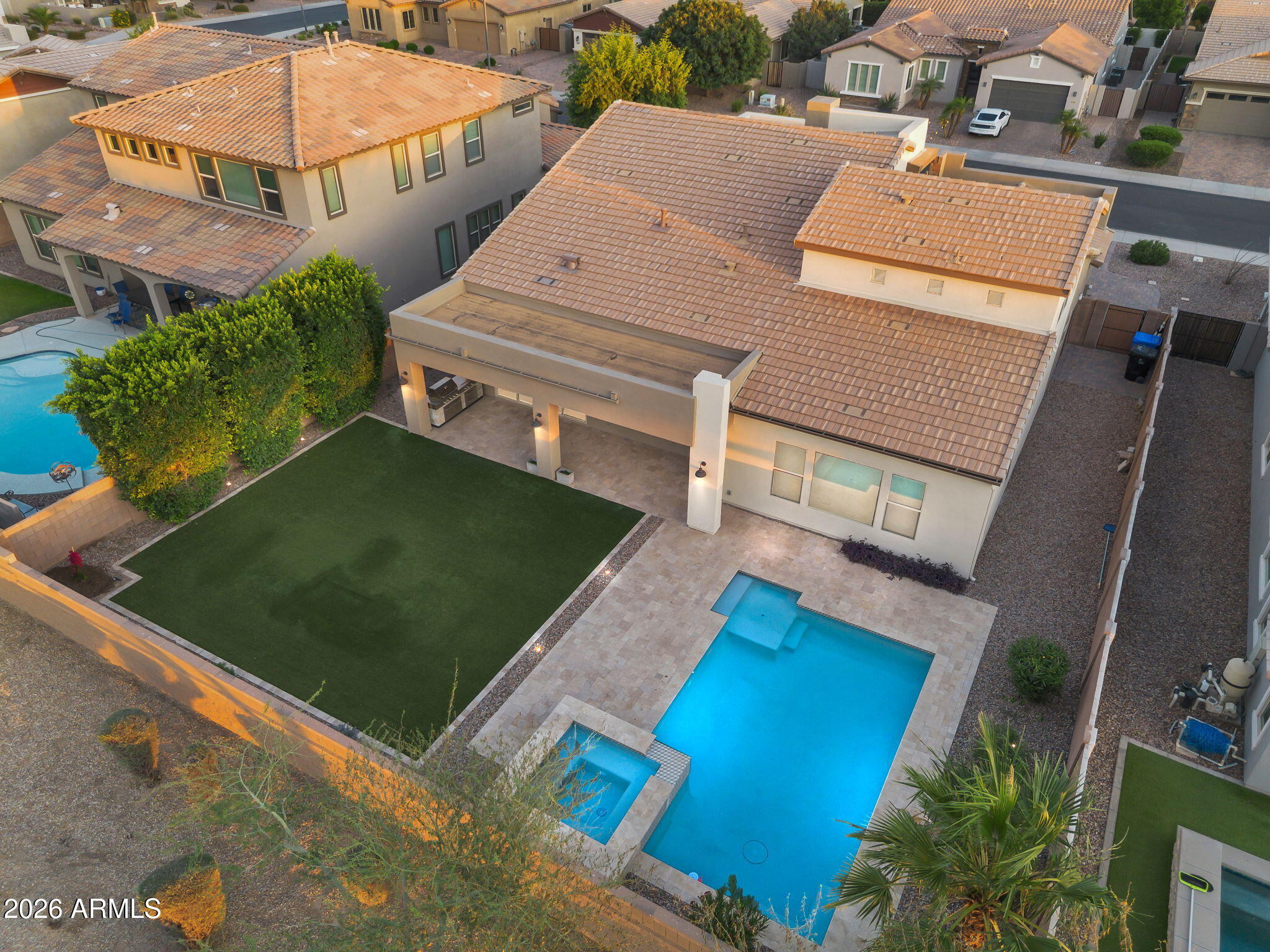 3532 E PENEDES Drive