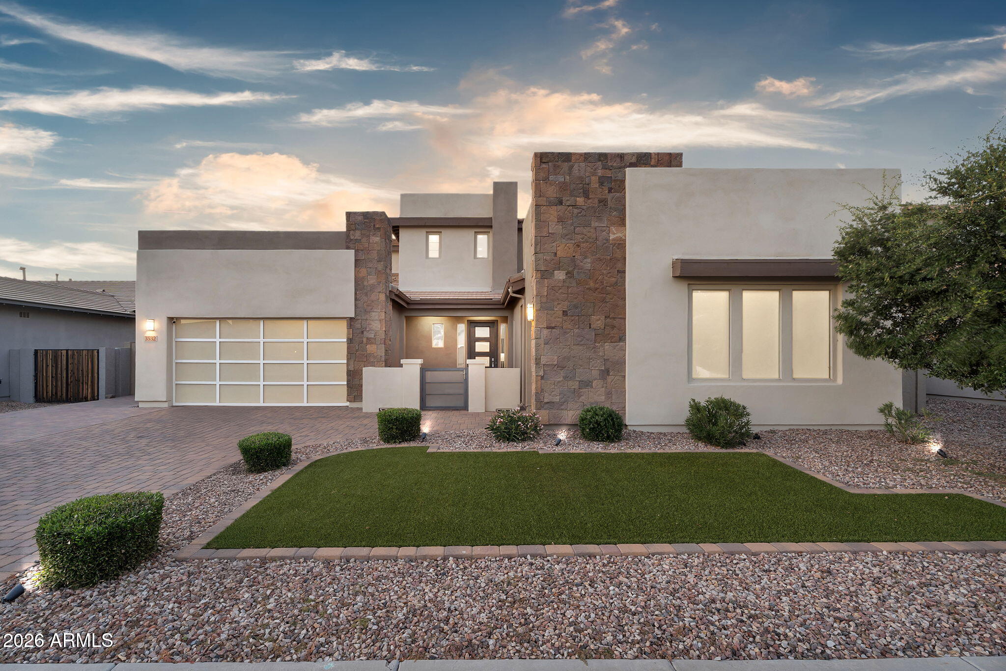 3532 E PENEDES Drive