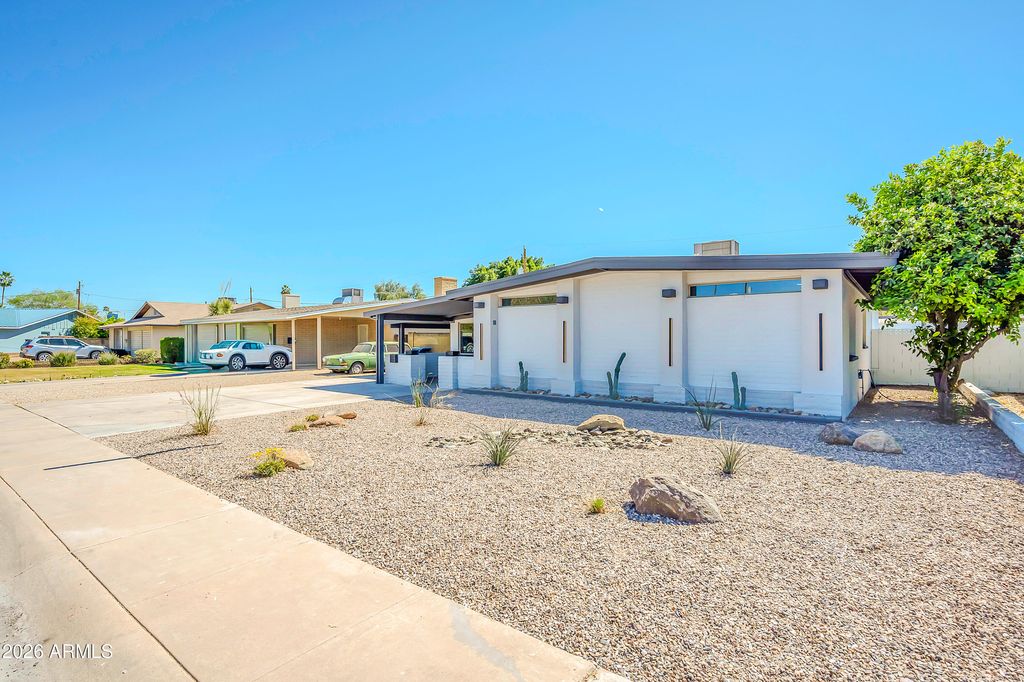 Photo of 1413 E Wesleyan Drive, Tempe, AZ 85282 (MLS # 6996120)