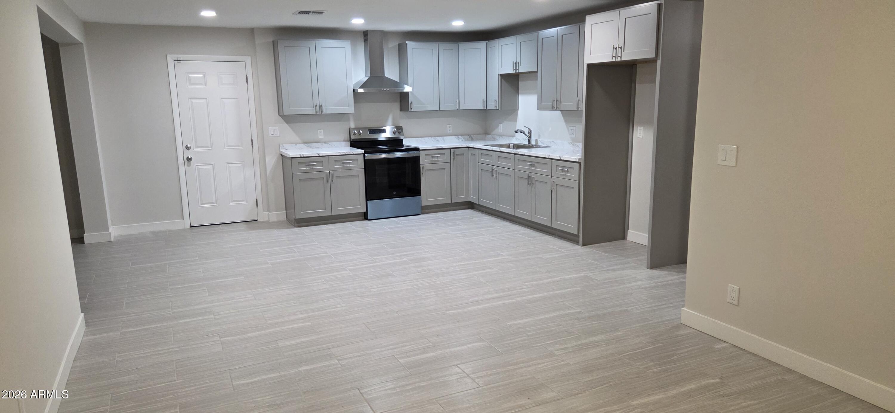 5721 W CHEERY LYNN Road