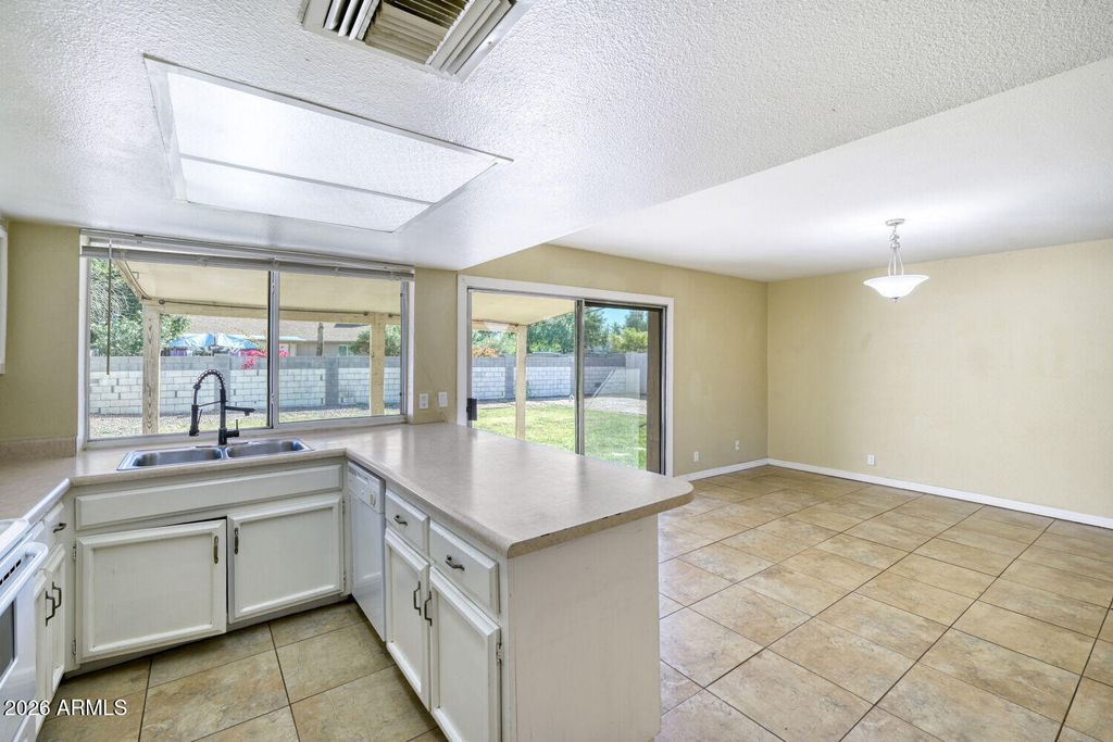 Photo of 1064 E Hoover Avenue, Mesa, AZ 85204 (MLS # 7000201)