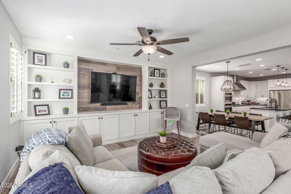 Photo of 1683 S Wallrade Lane, Gilbert, AZ 85295 (MLS # 6921360)