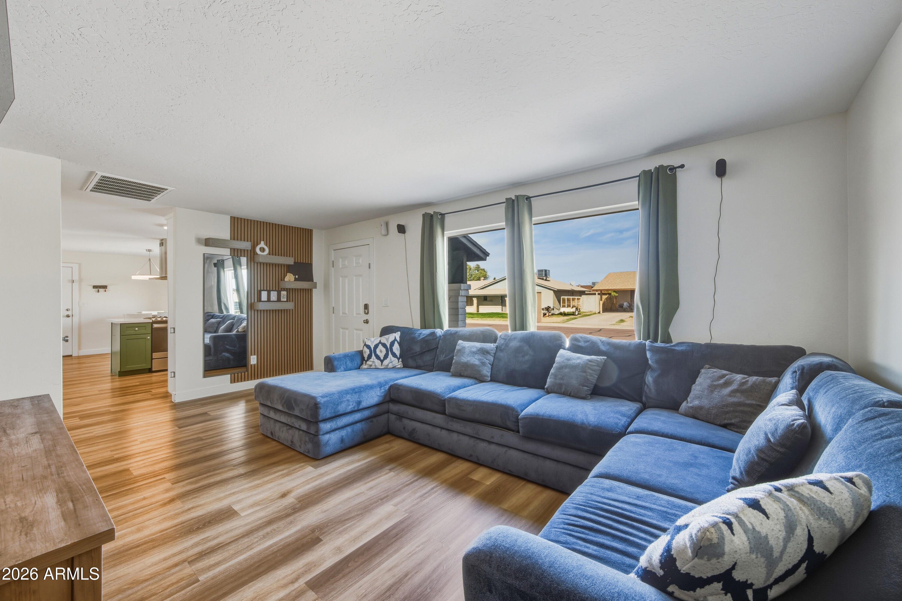 5321 W HUBBELL Street