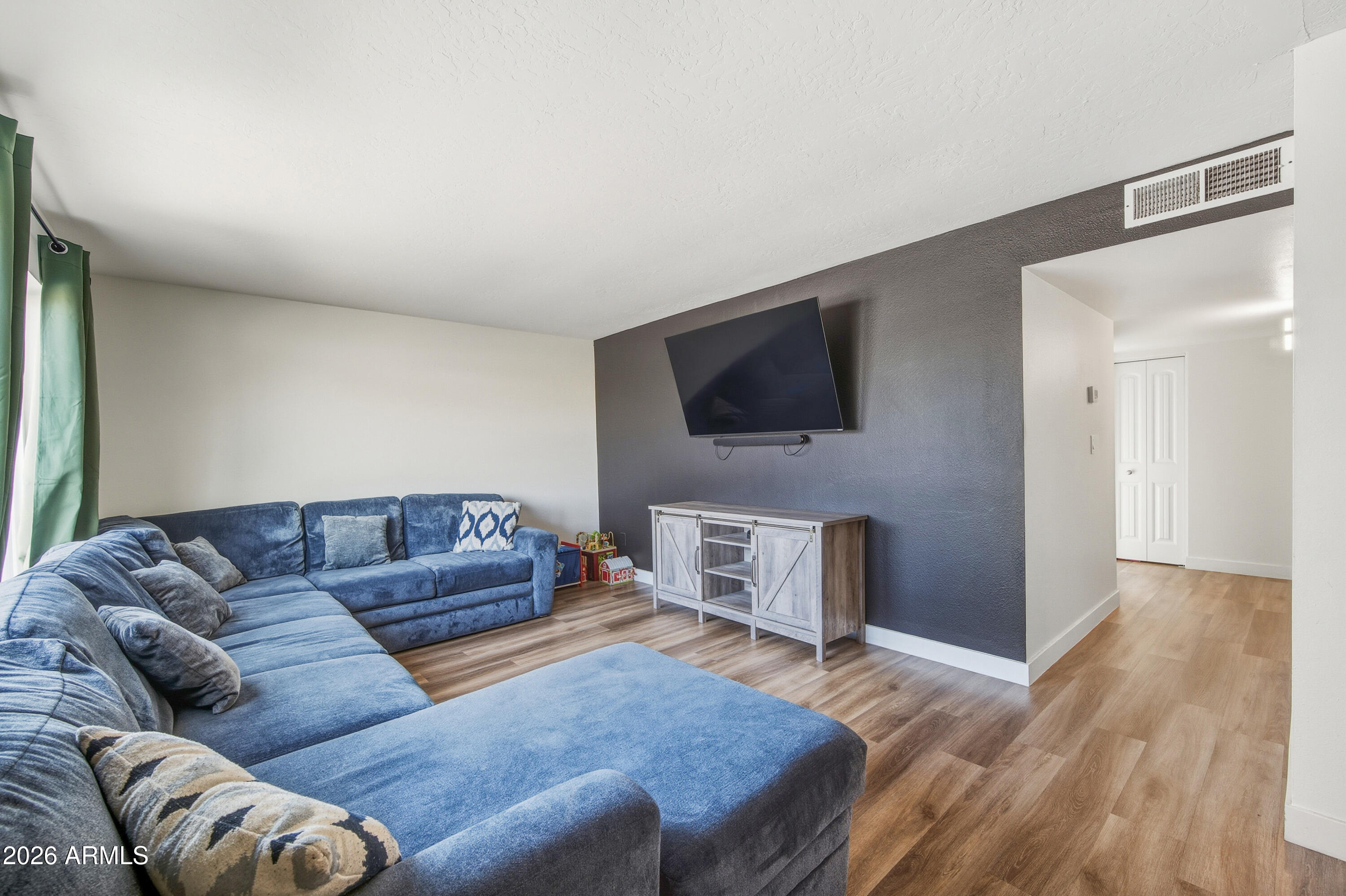 5321 W HUBBELL Street