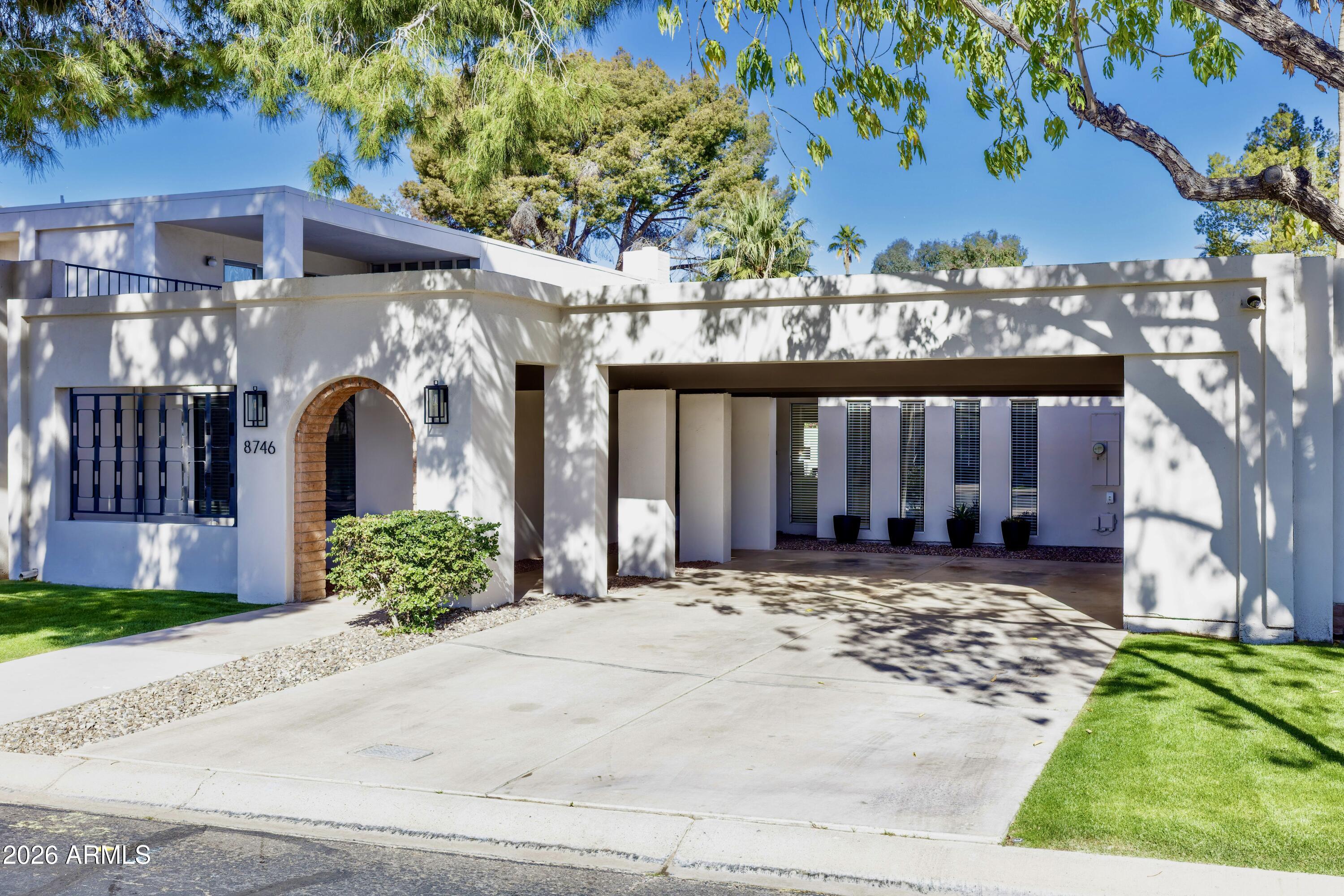 8746 E Via De Viva Street