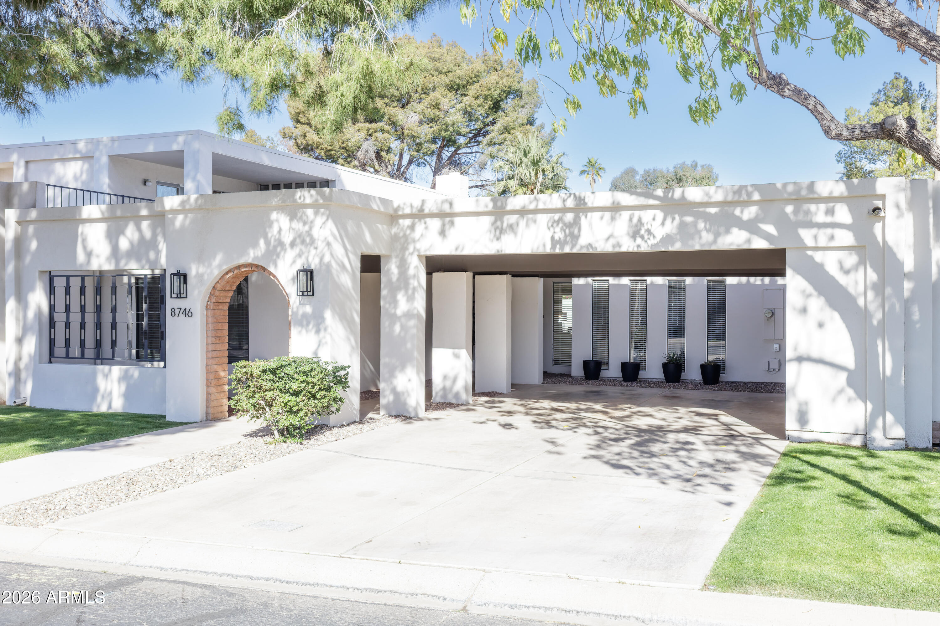 8746 E Via De Viva Street