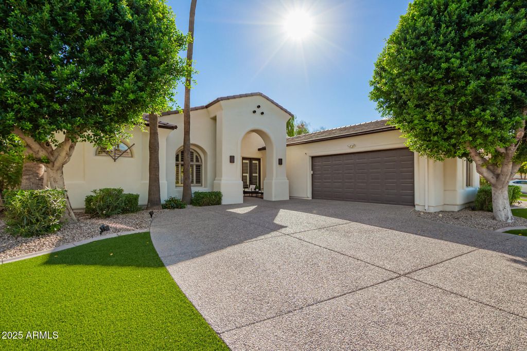 Photo of 631 W Azalea Drive, Chandler, AZ 85248 (MLS # 6937795)