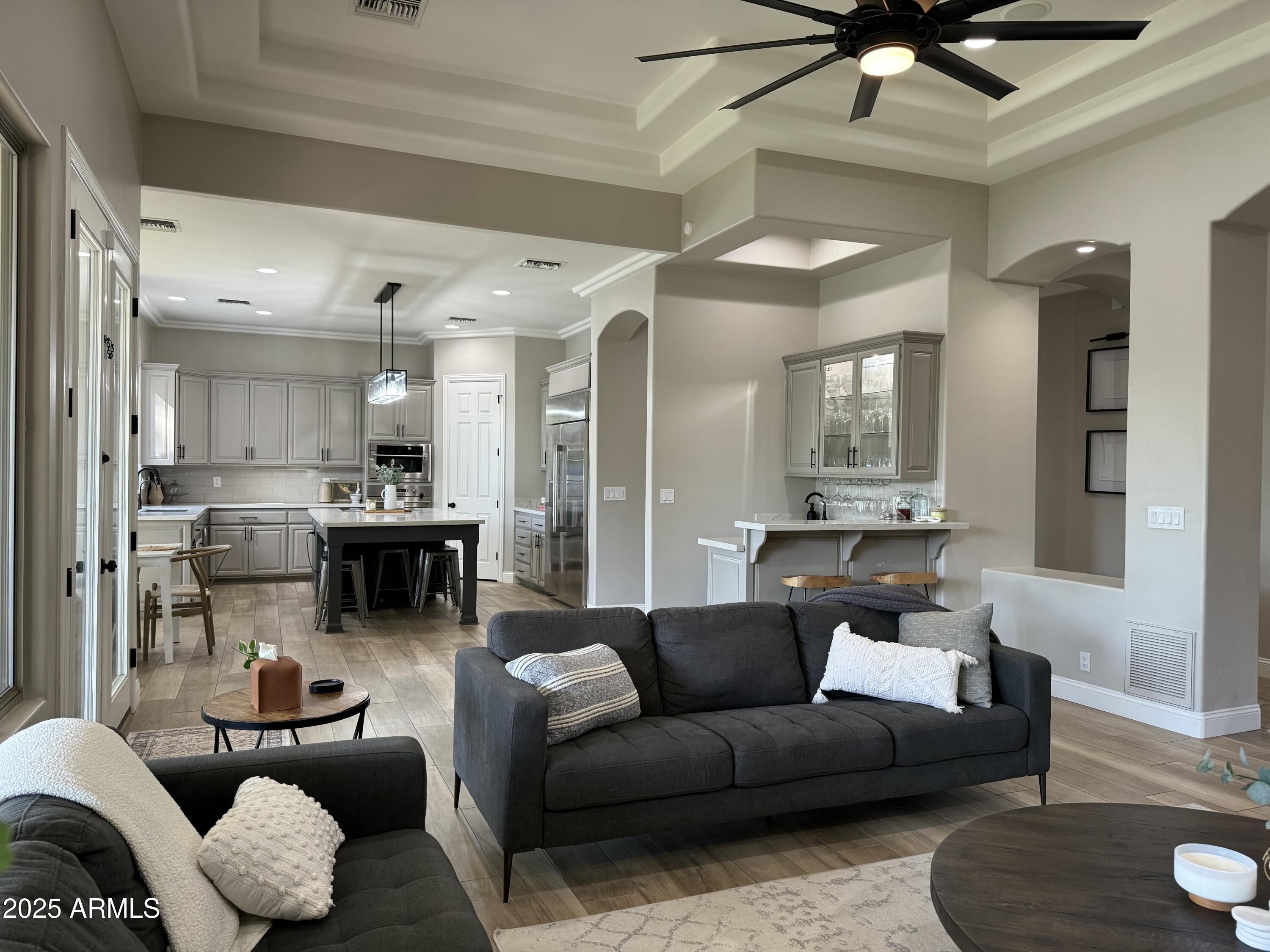631 W AZALEA Drive
