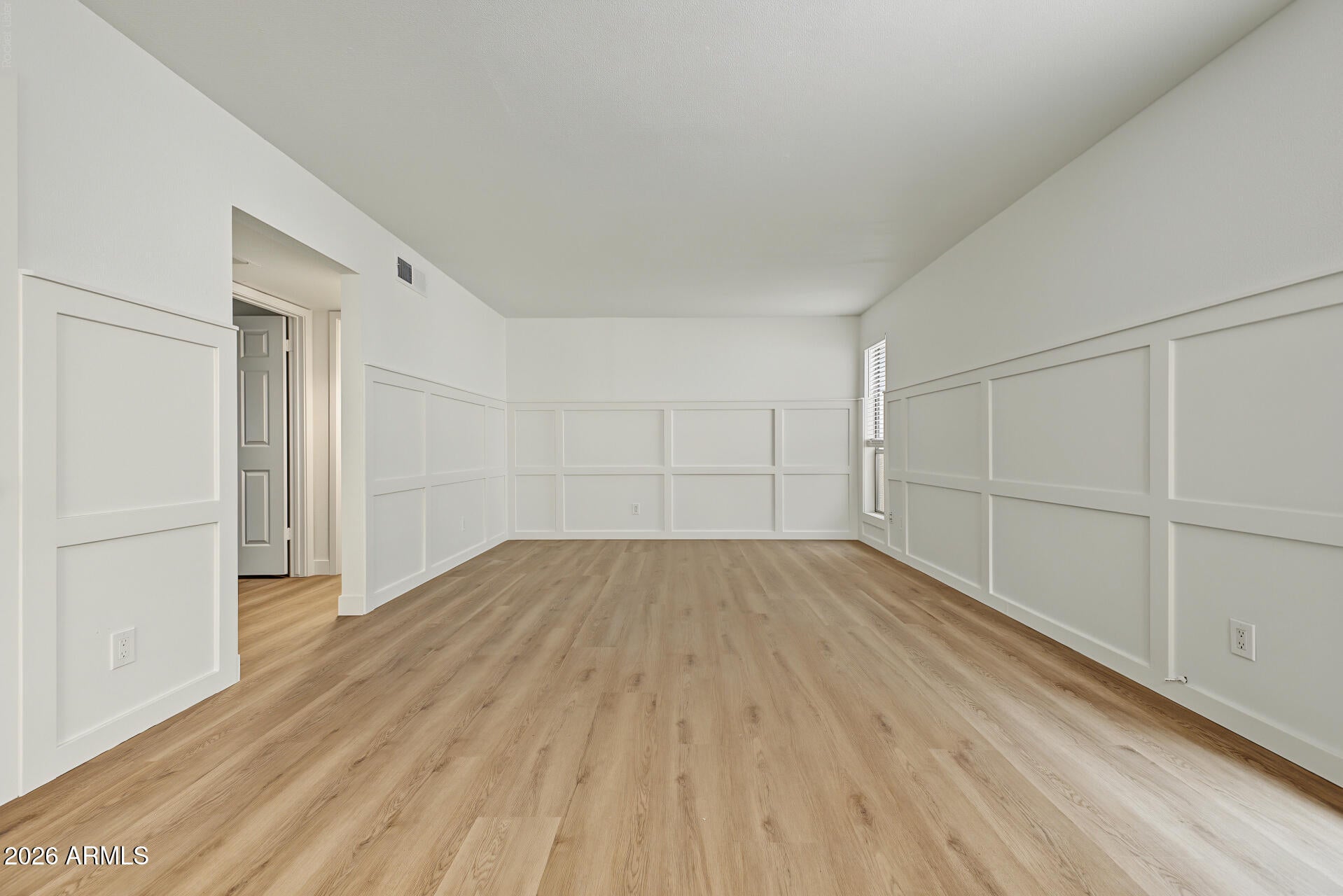 231 N ROBSON -- 2