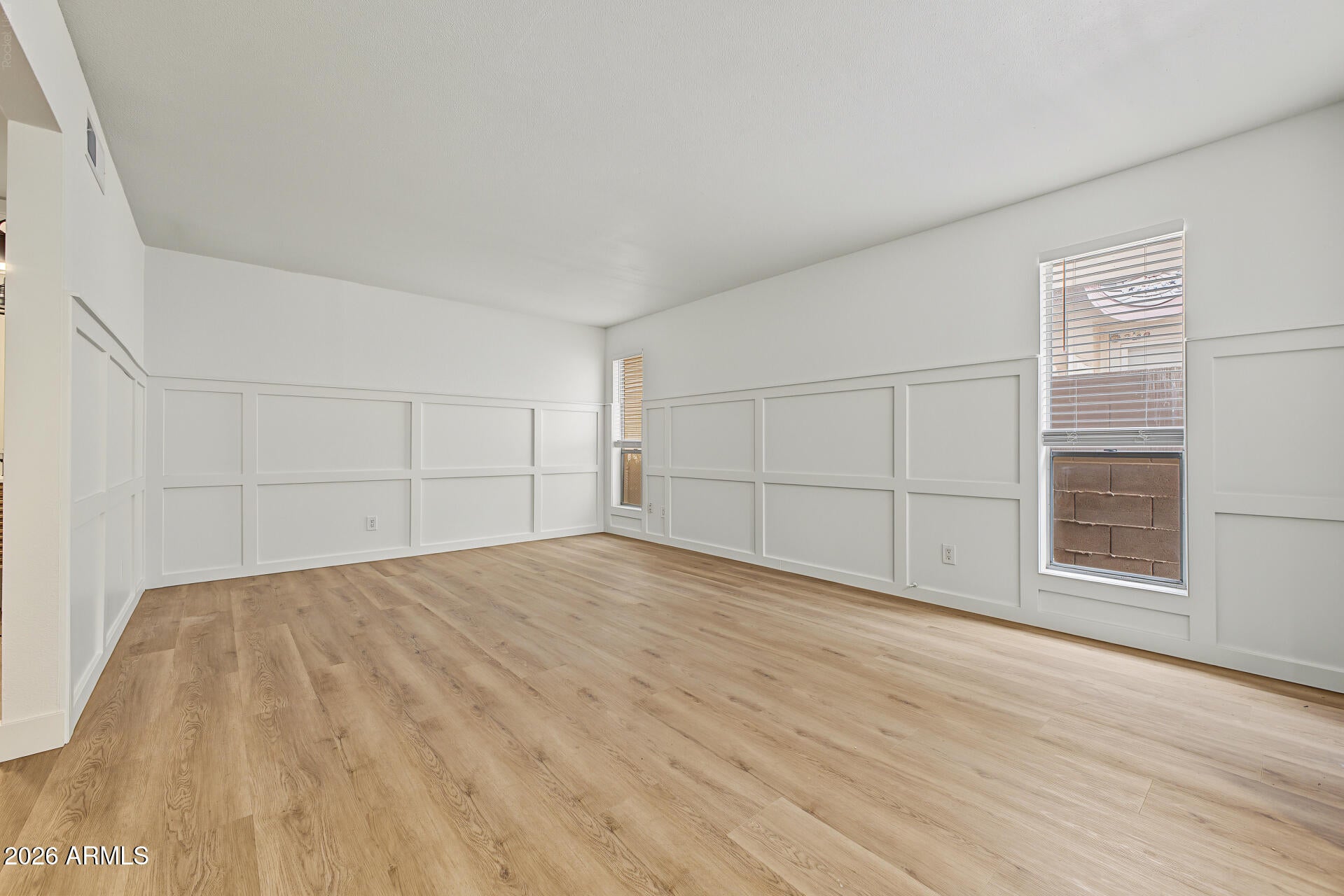231 N ROBSON -- 2