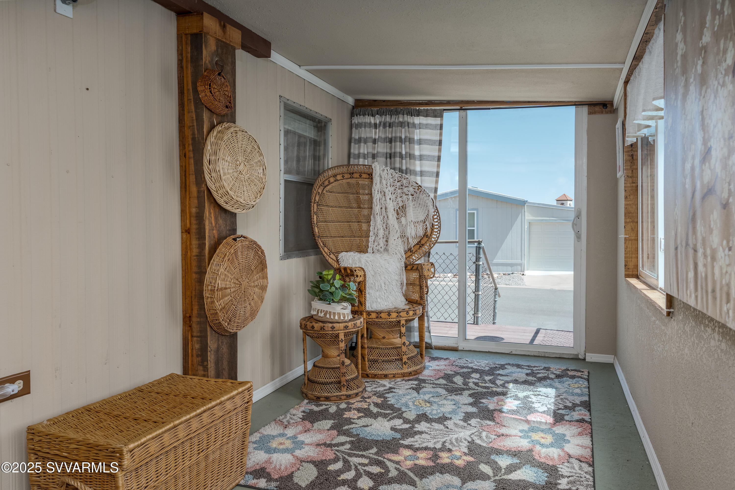 325 W State Route 89a 7