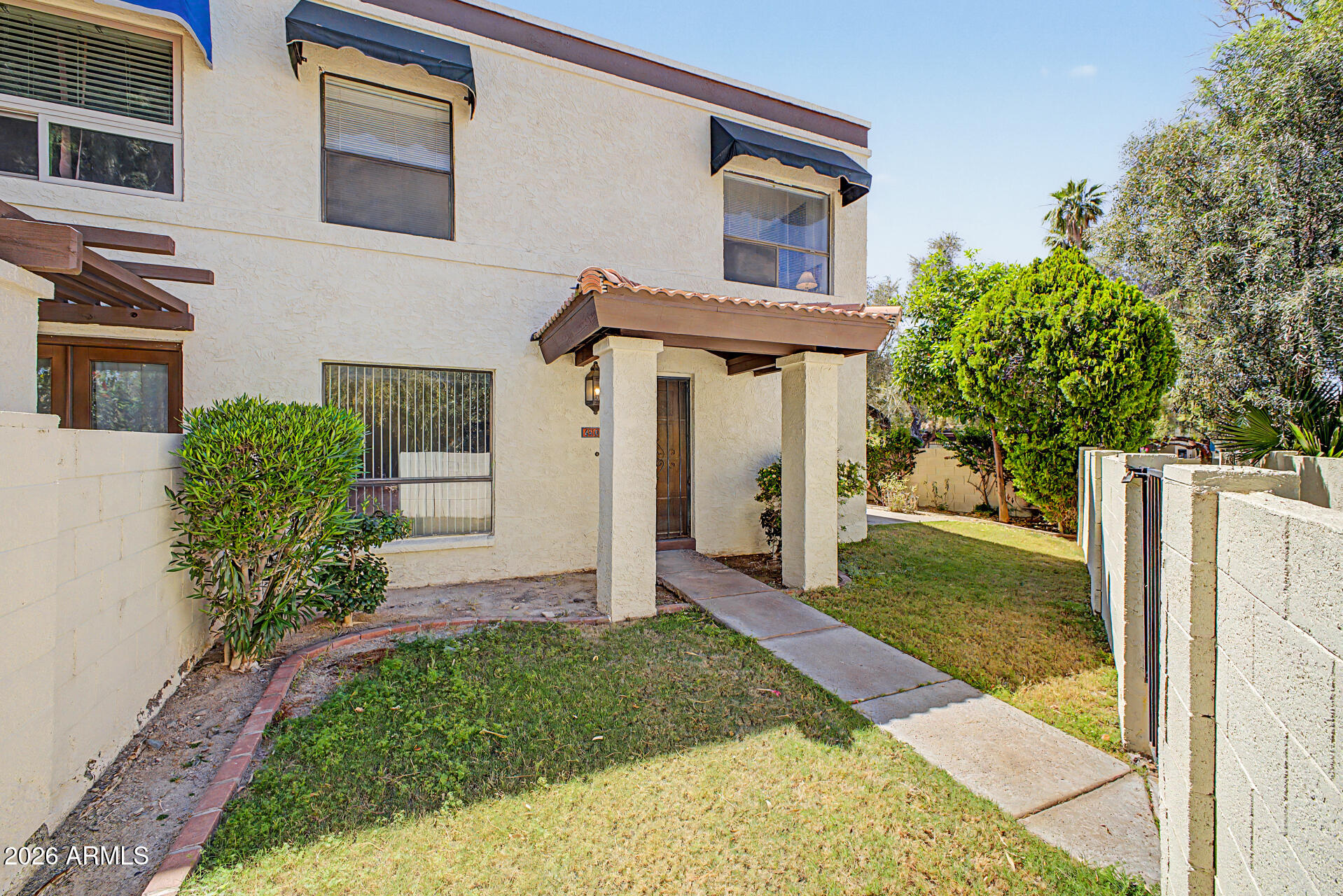 4810 E Euclid Avenue 1