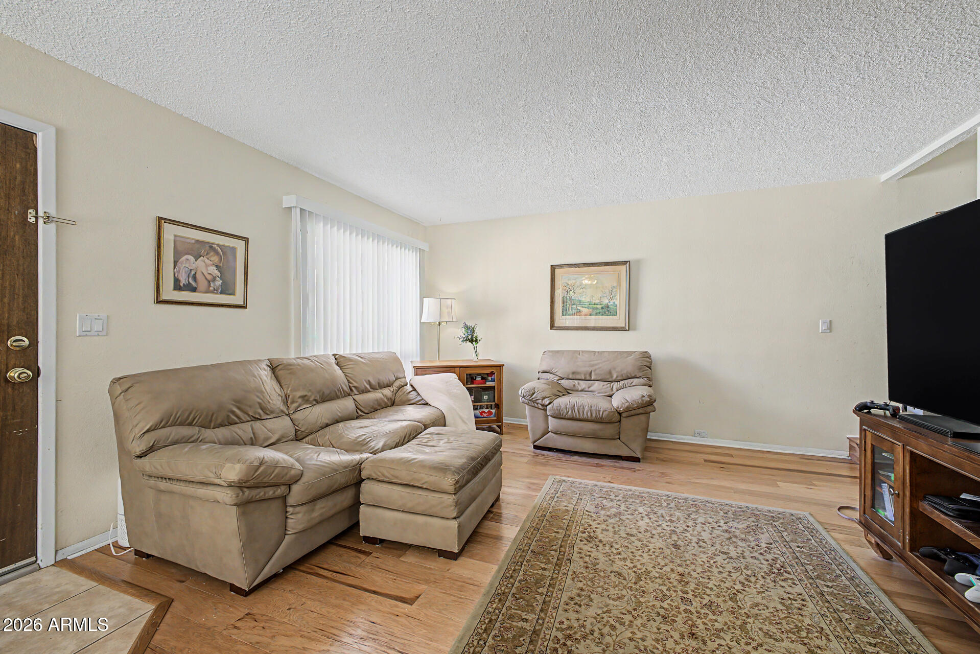 4810 E Euclid Avenue 1