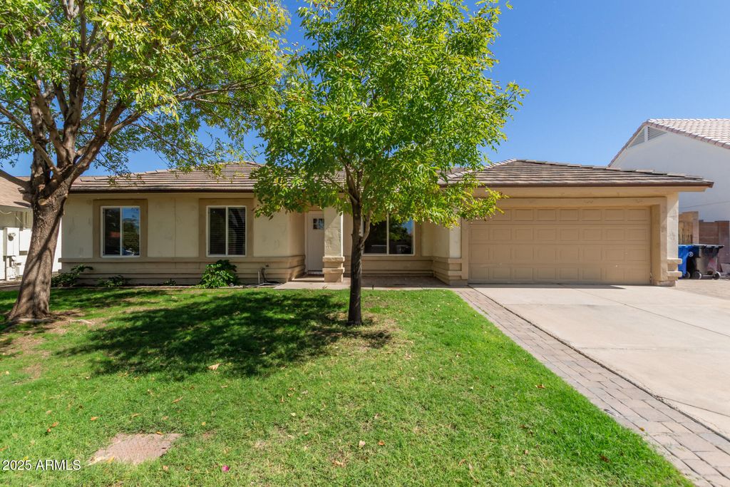 Photo of 641 N 38th Street, Mesa, AZ 85205 (MLS # 6928643)