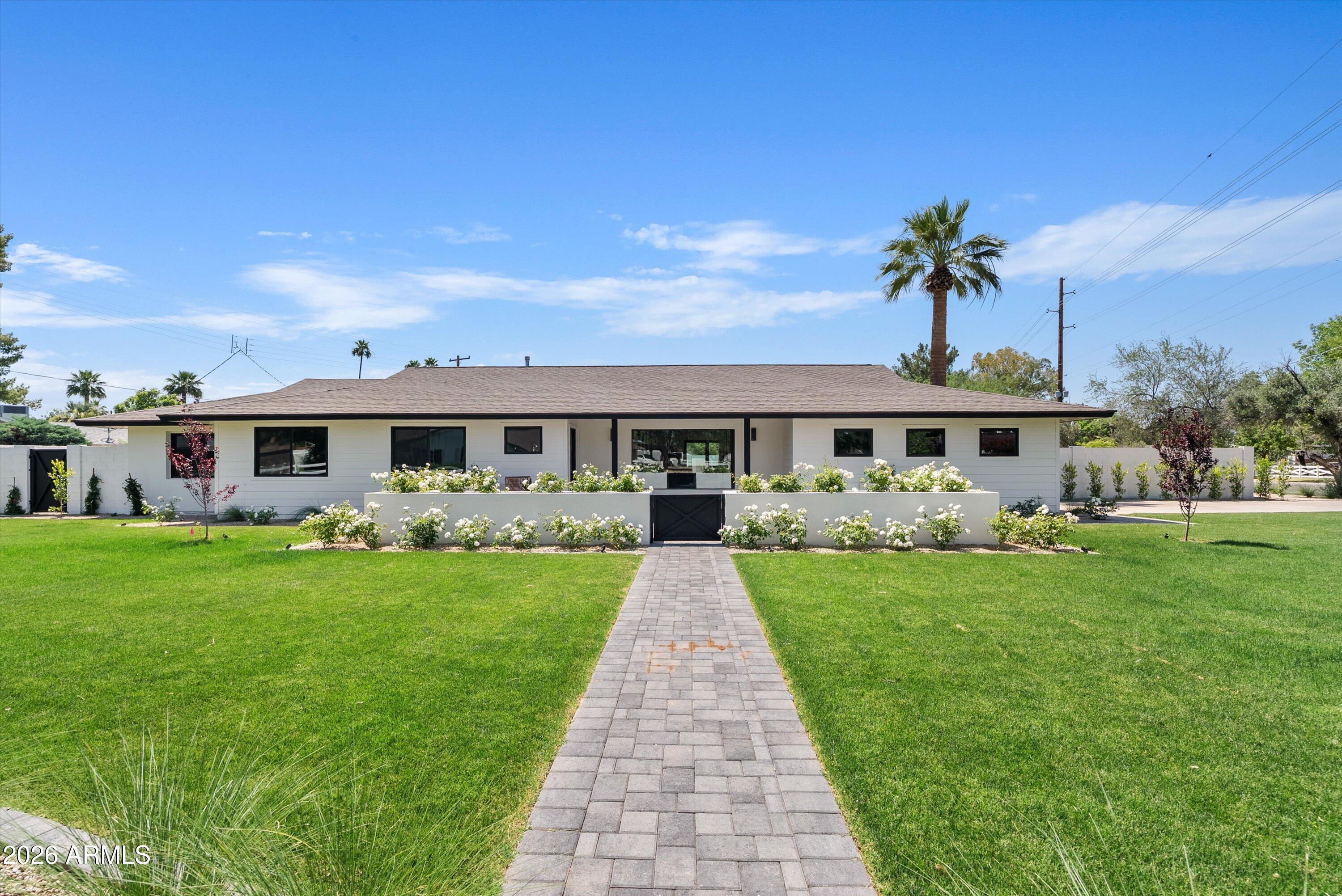 1413 W FRIER Drive