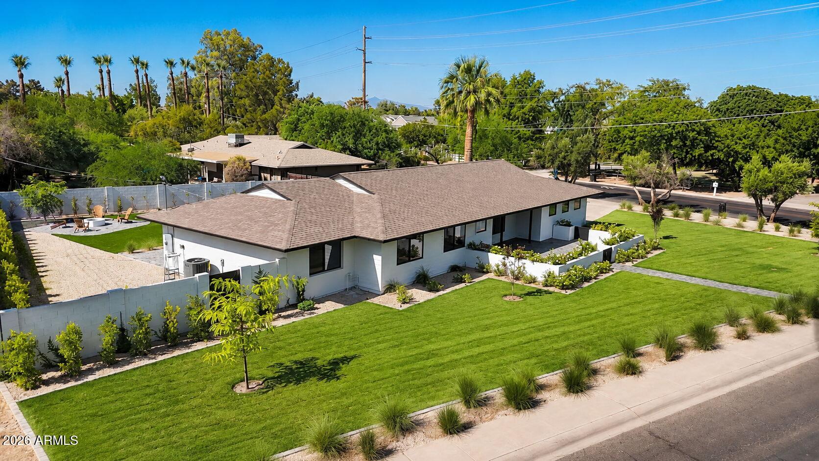 1413 W FRIER Drive