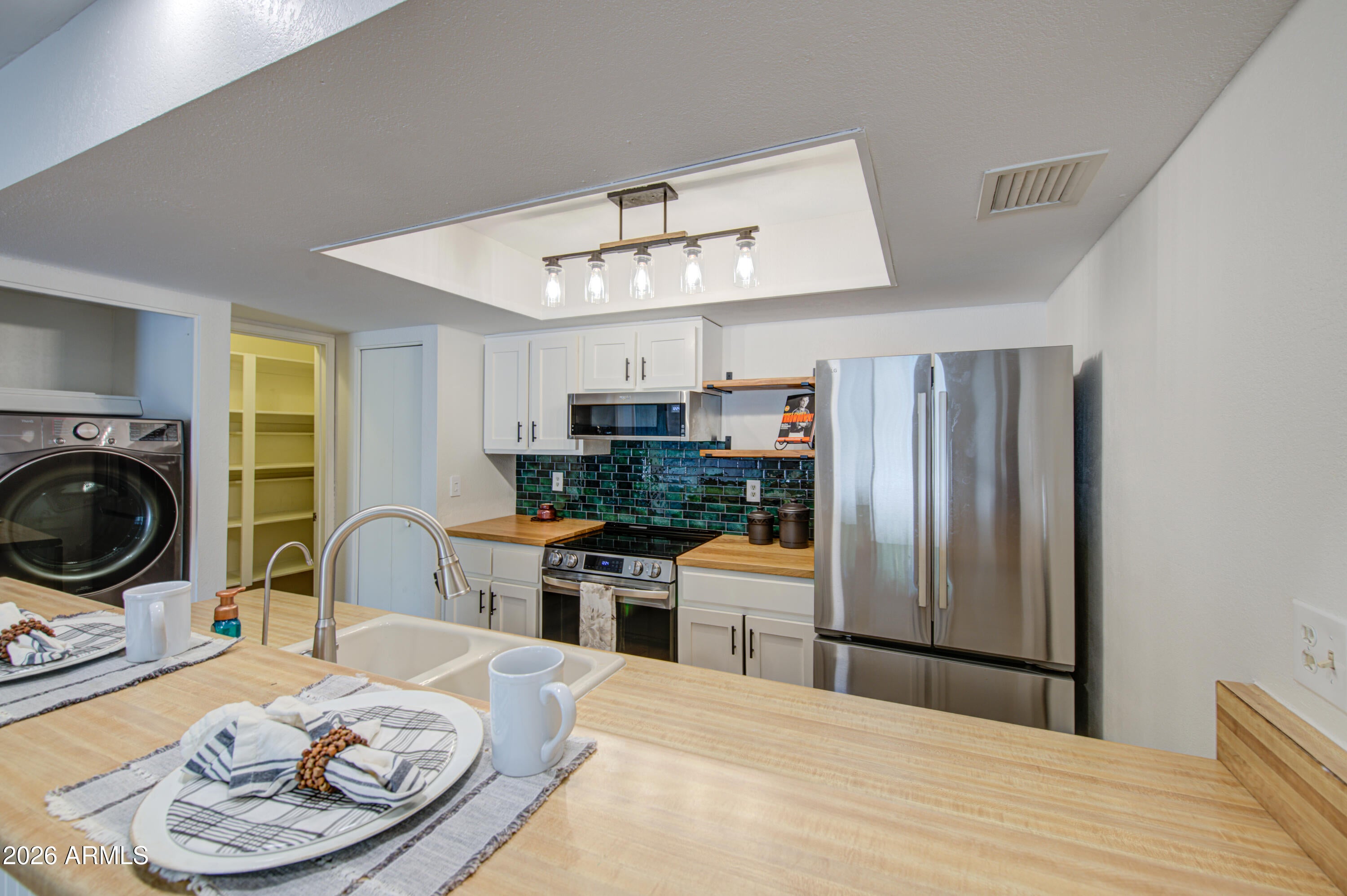 1920 W LINDNER Avenue 203