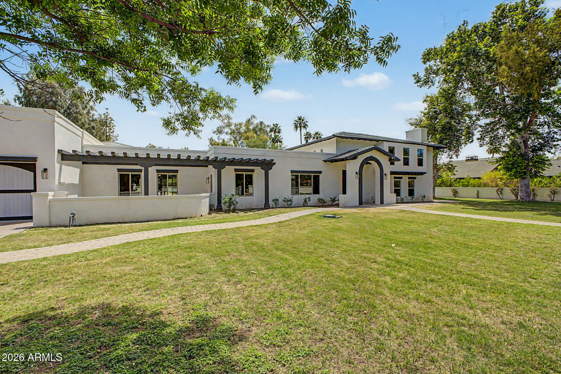 2311 E COLTER Street