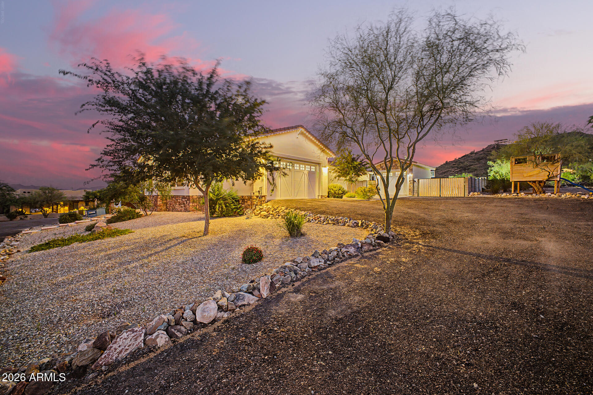 3233 W HORIZON Drive