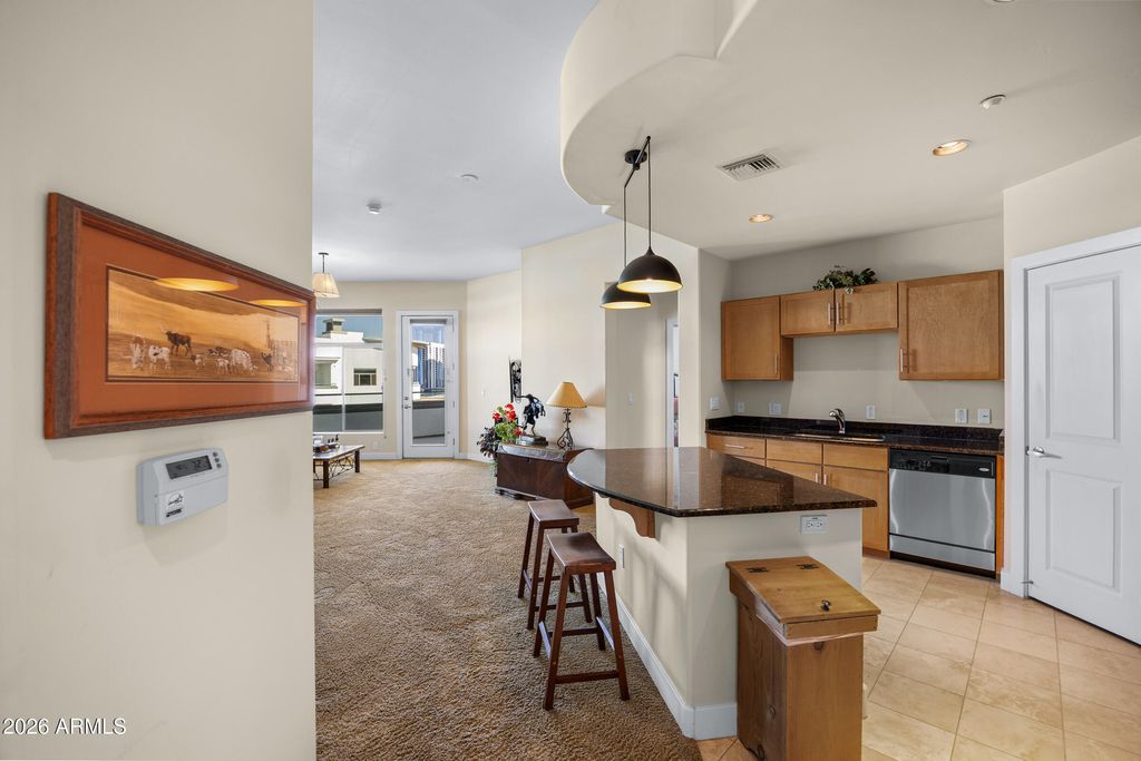 Photo of 945 E Playa Del Norte Drive #5016, Tempe, AZ 85288 (MLS # 6996926)