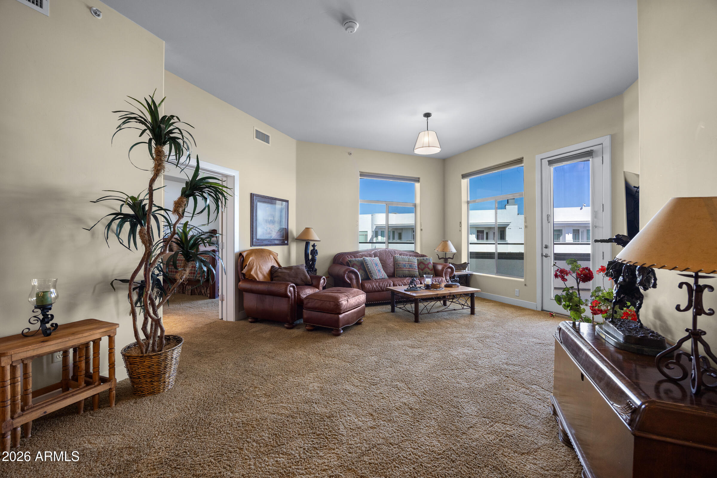 945 E Playa Del Norte Drive 5016