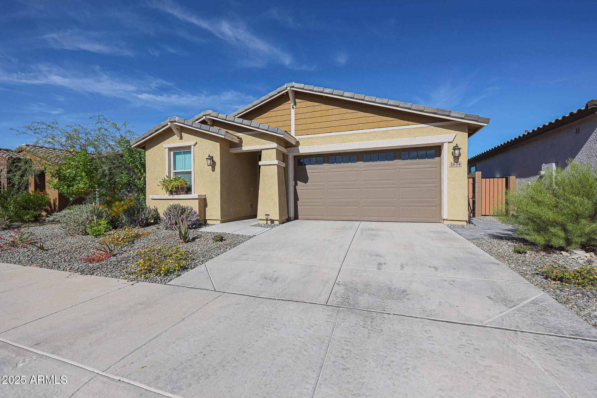 1634 W MONTE Way
