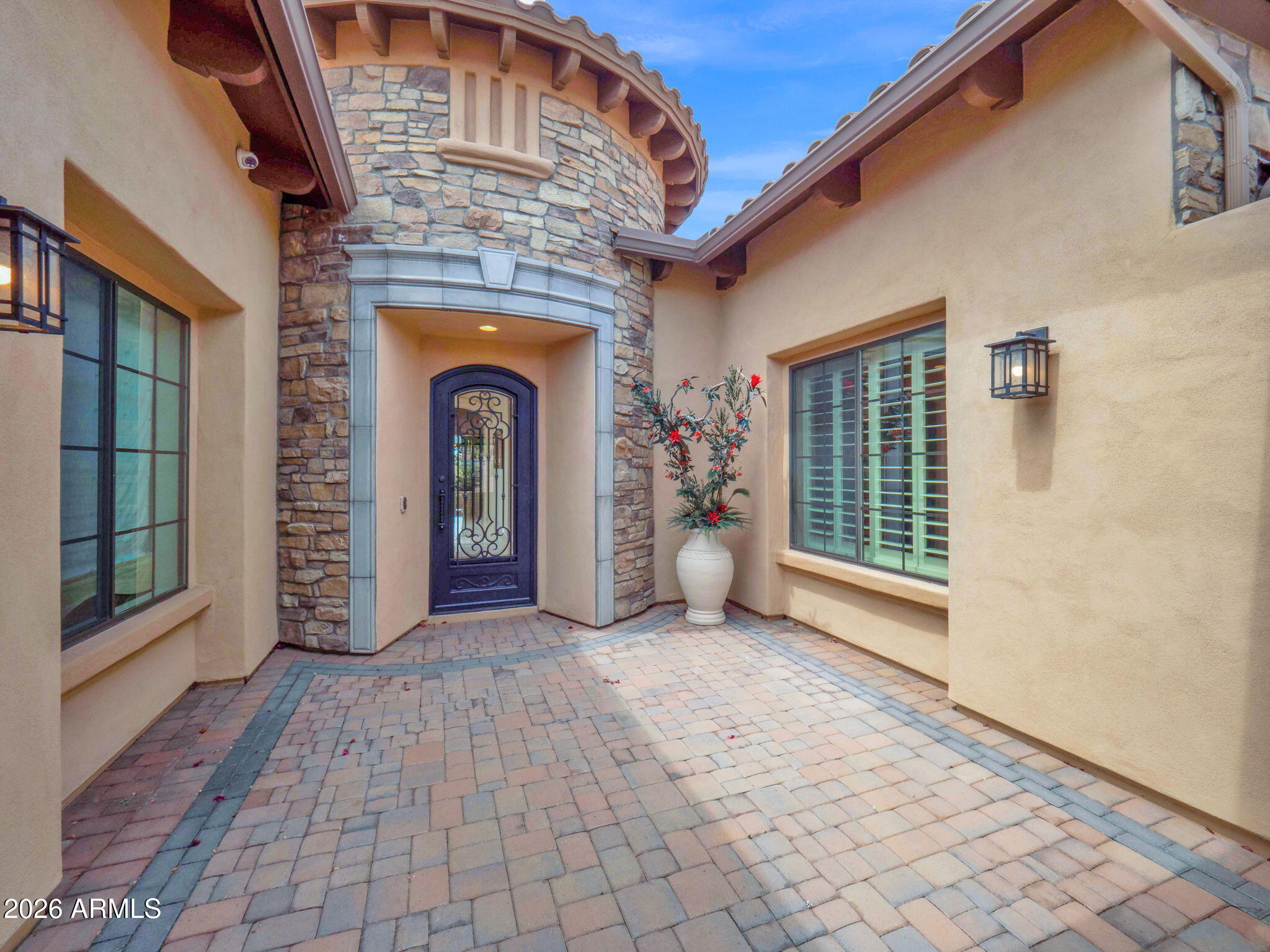 8925 E ROSEDALE Circle