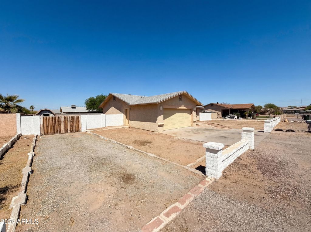 Photo of 13138 W Sierra Vista Drive, Glendale, AZ 85307 (MLS # 7011527)