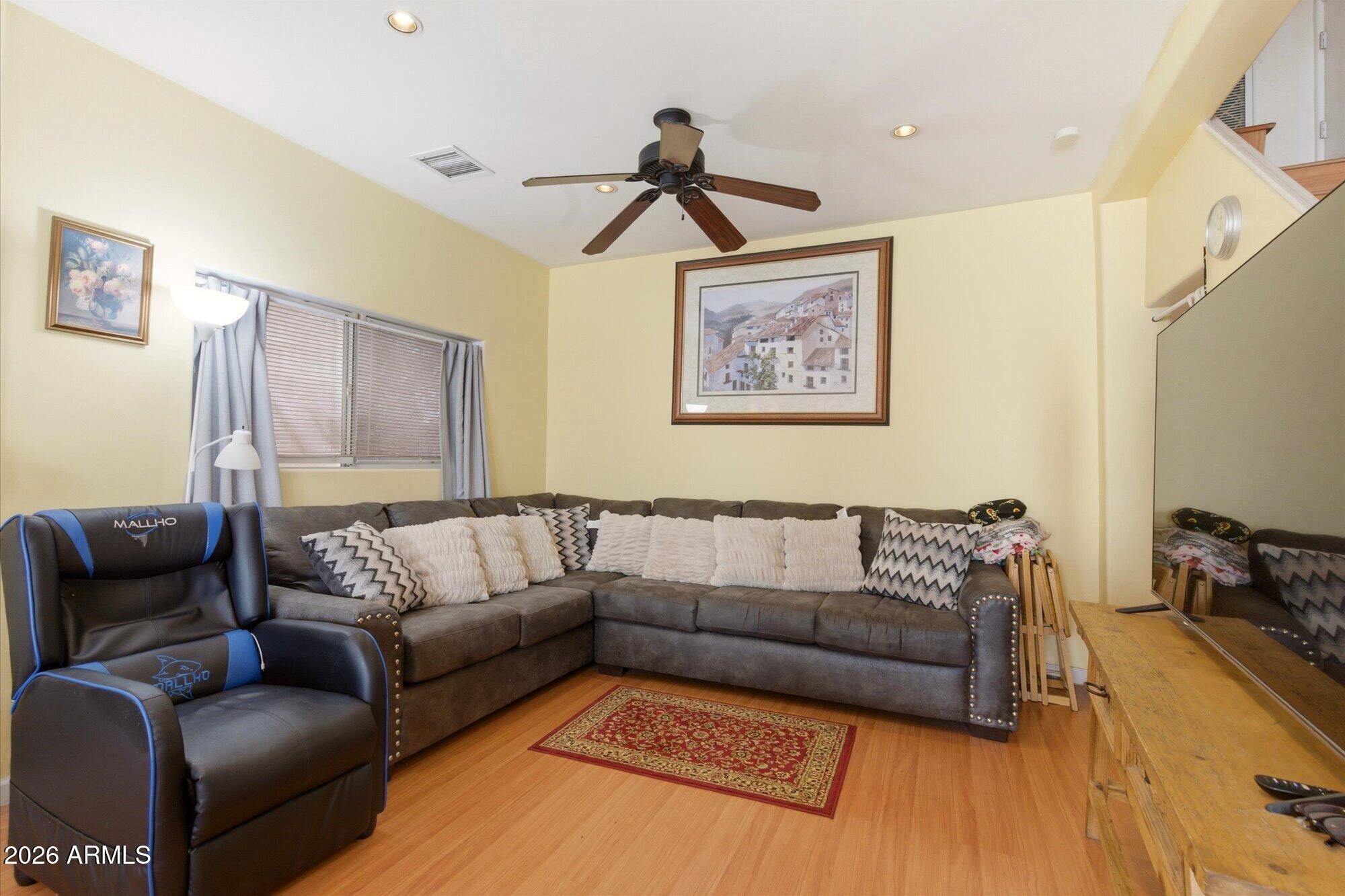 1326 W ROOSEVELT Street