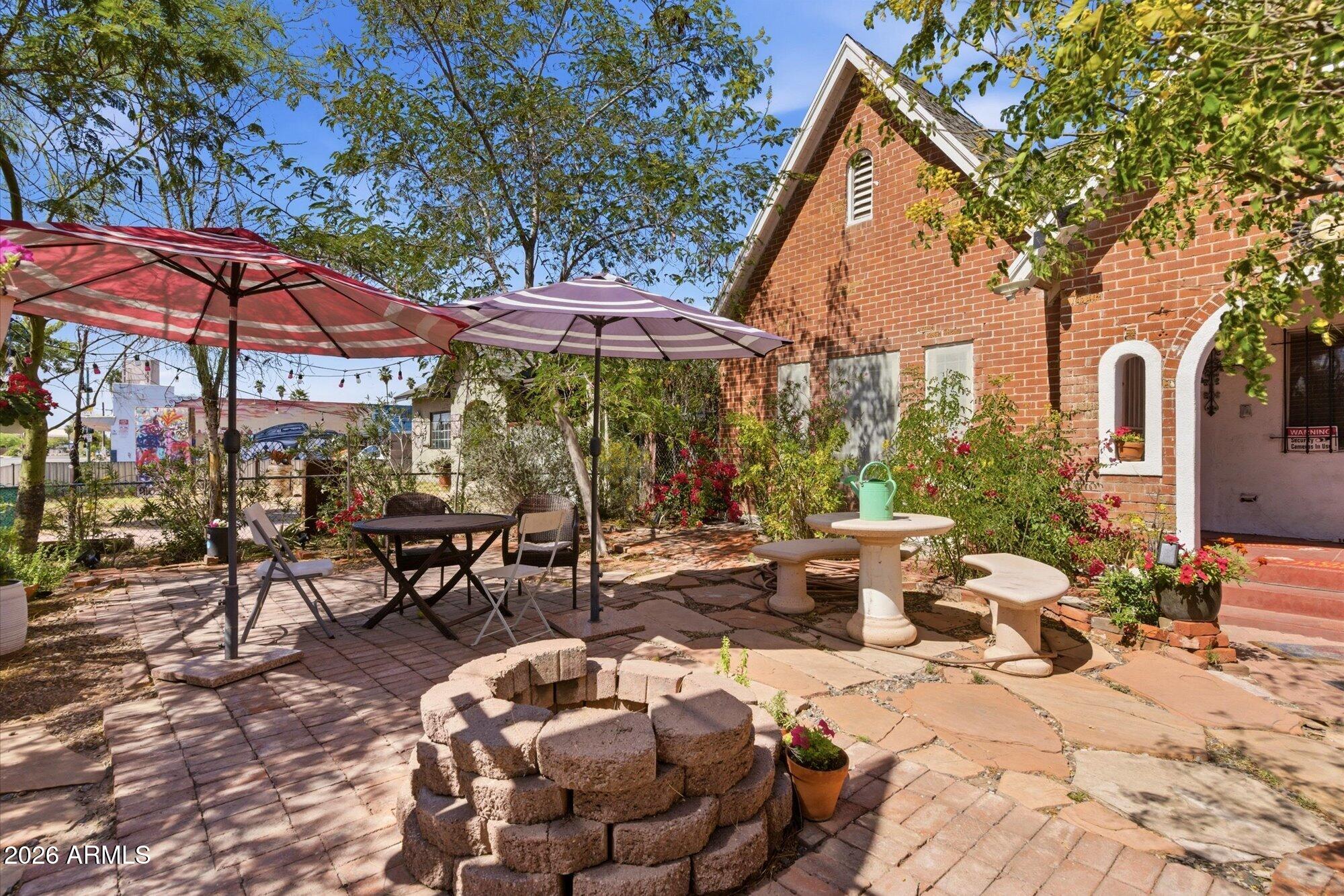 1326 W ROOSEVELT Street