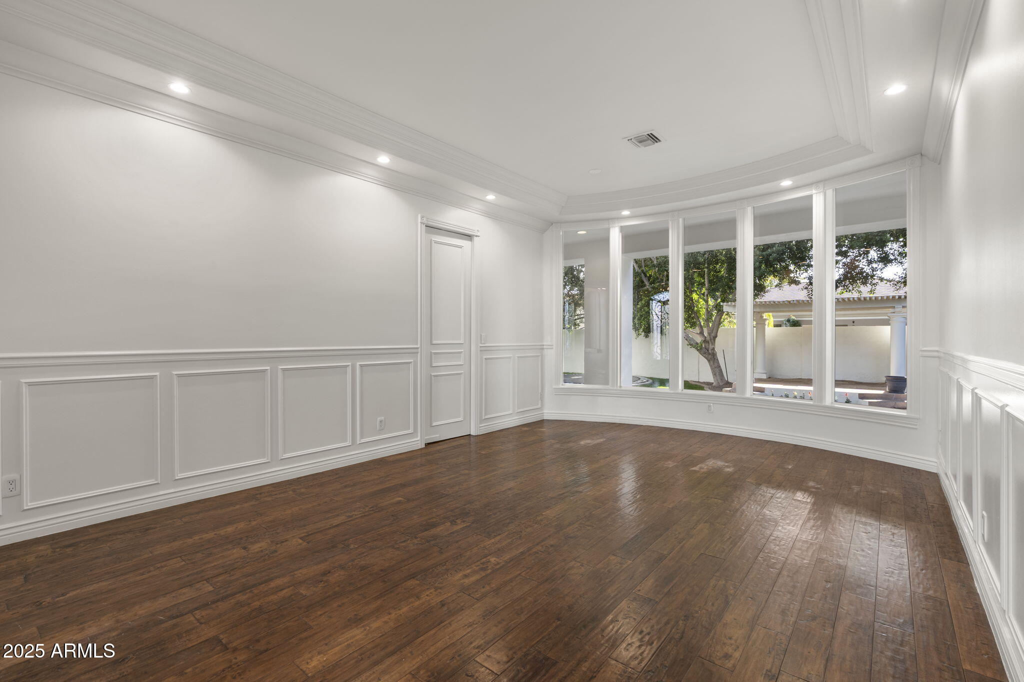 2163 E MALLORY Street